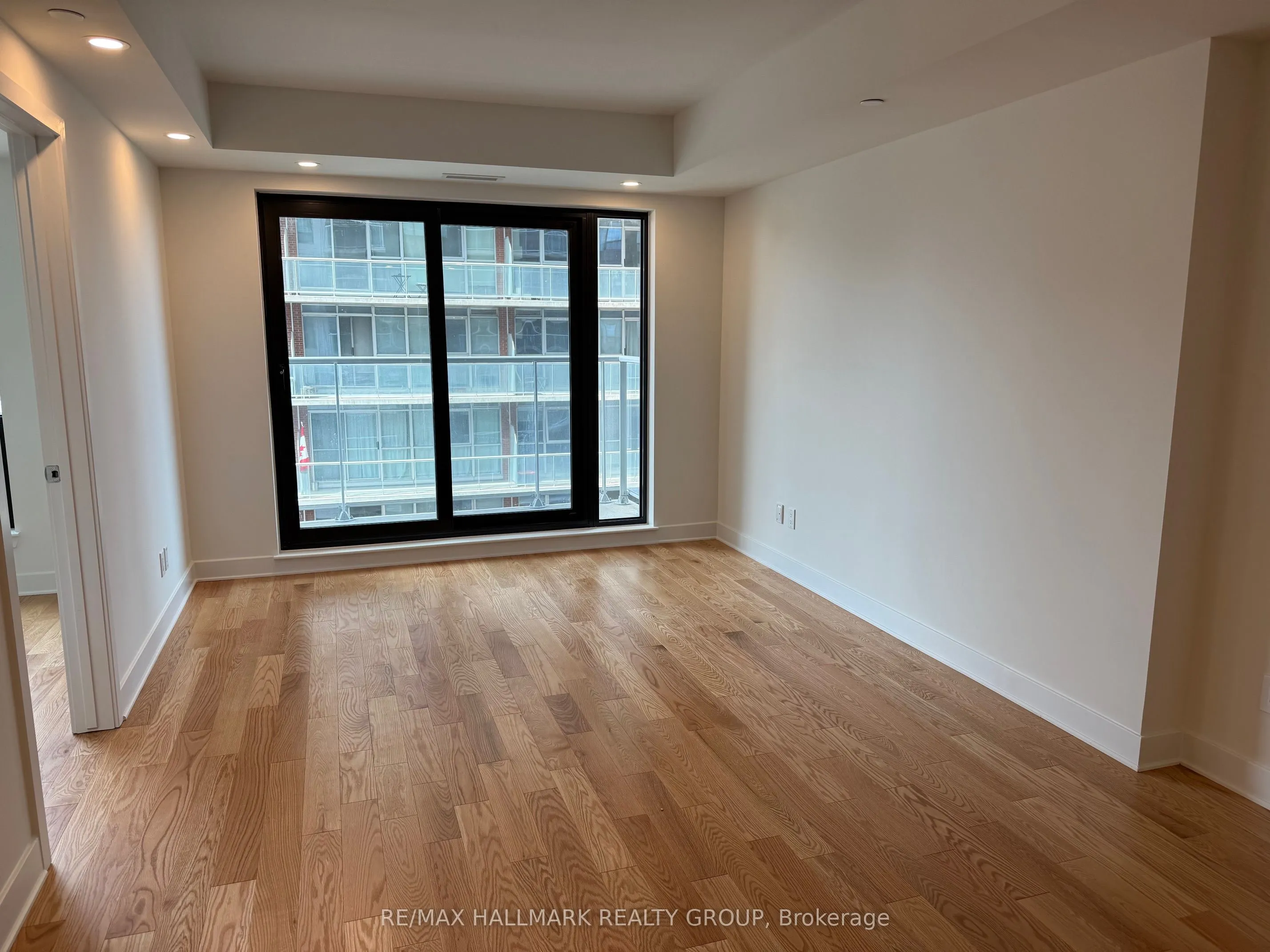 180 George Street #1004