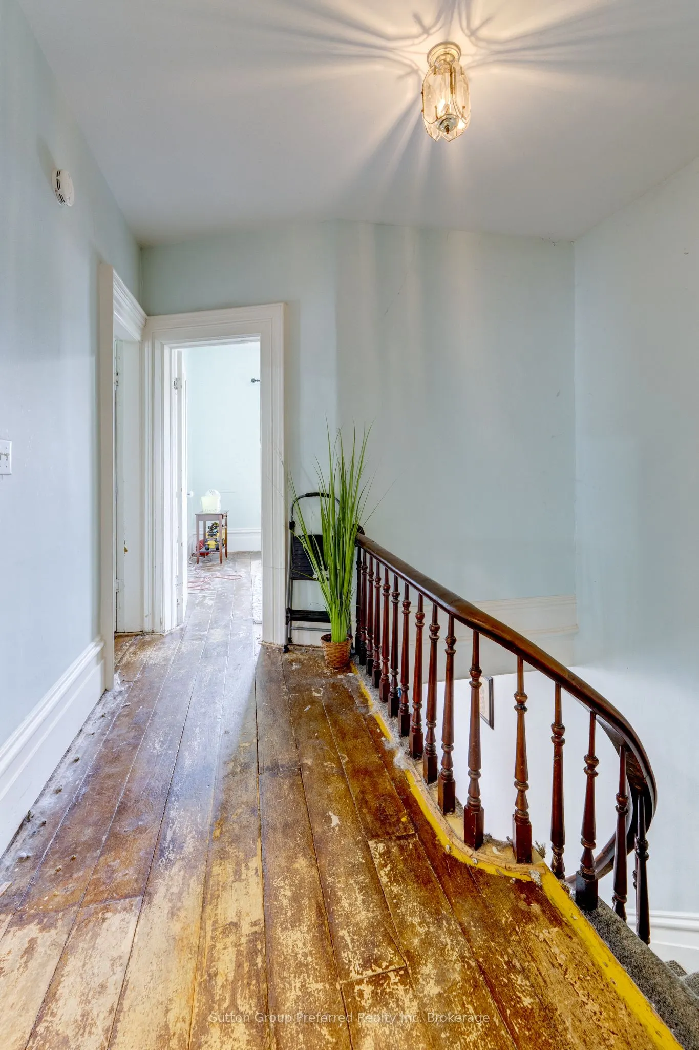 4 Clyde Street
