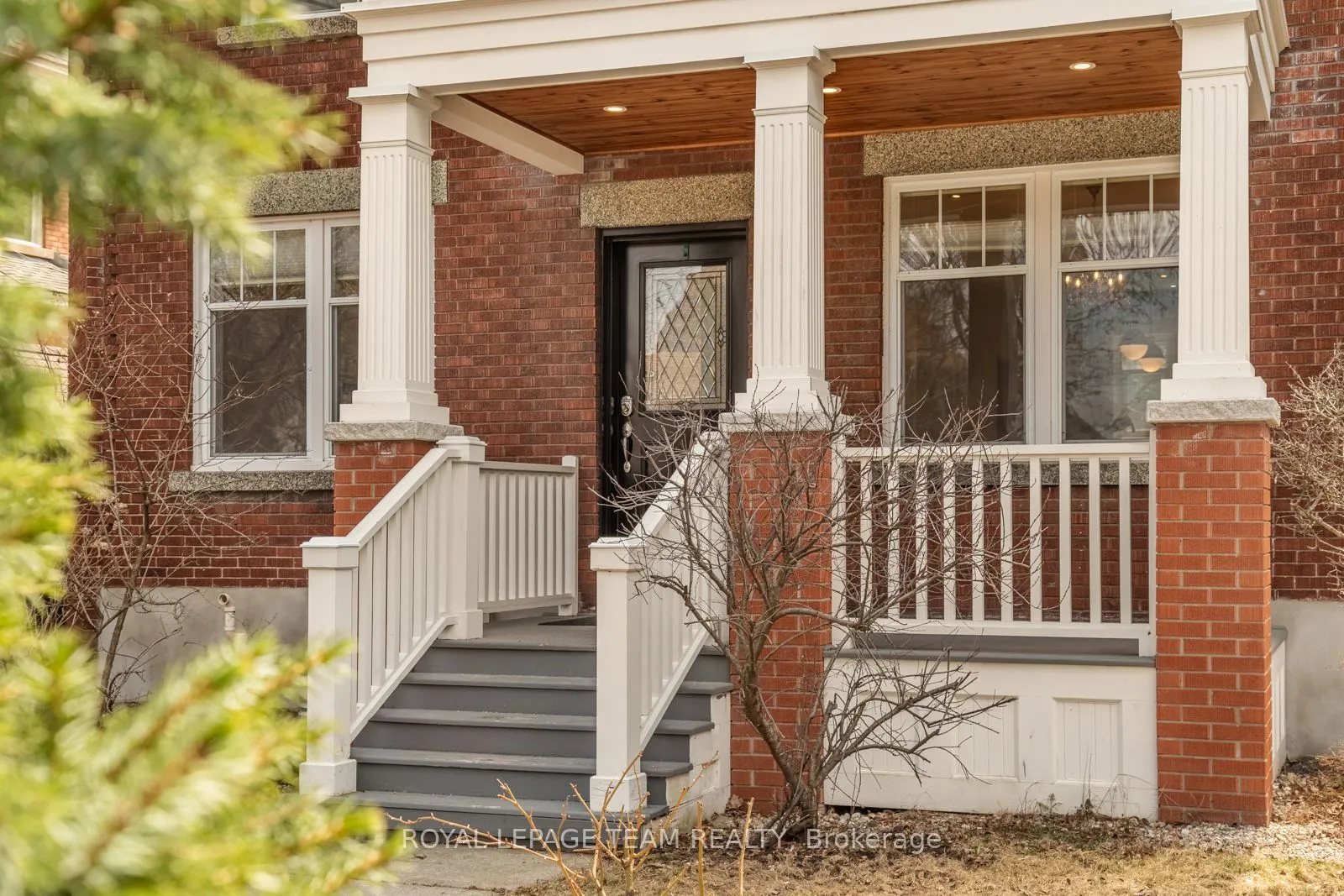 318 CLEMOW Avenue