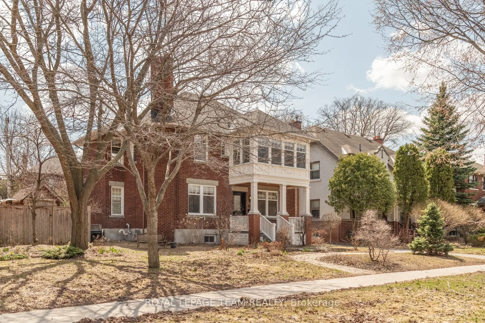 318 CLEMOW Avenue