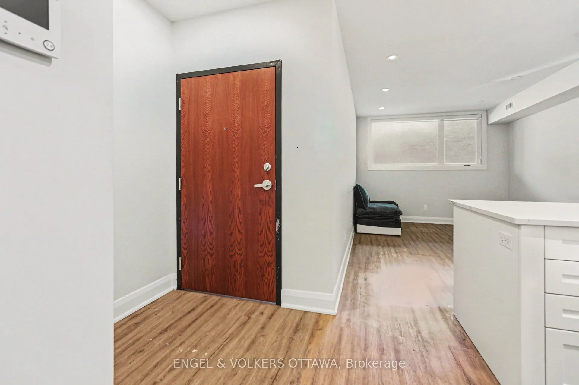35 Monk Street #1