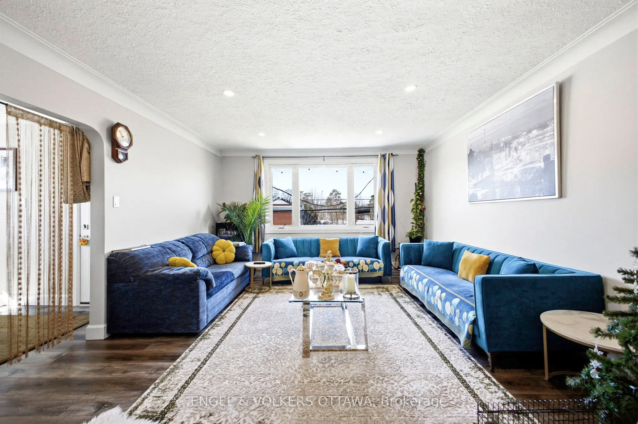287 St Laurent Boulevard