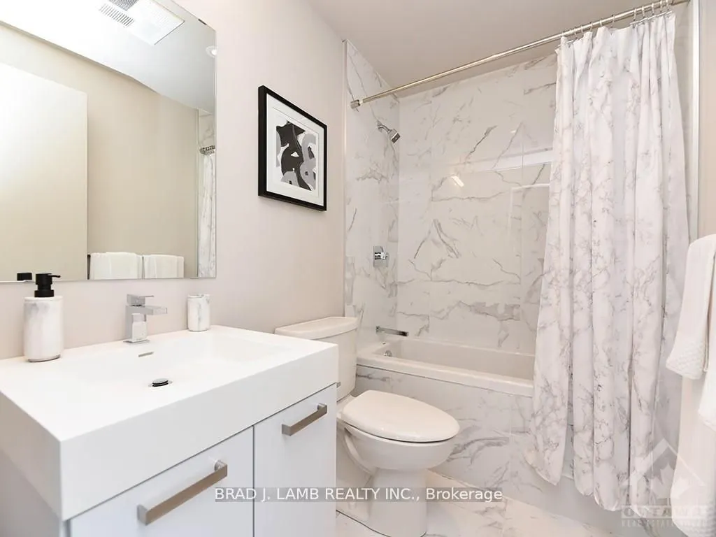 203 CATHERINE Street #214