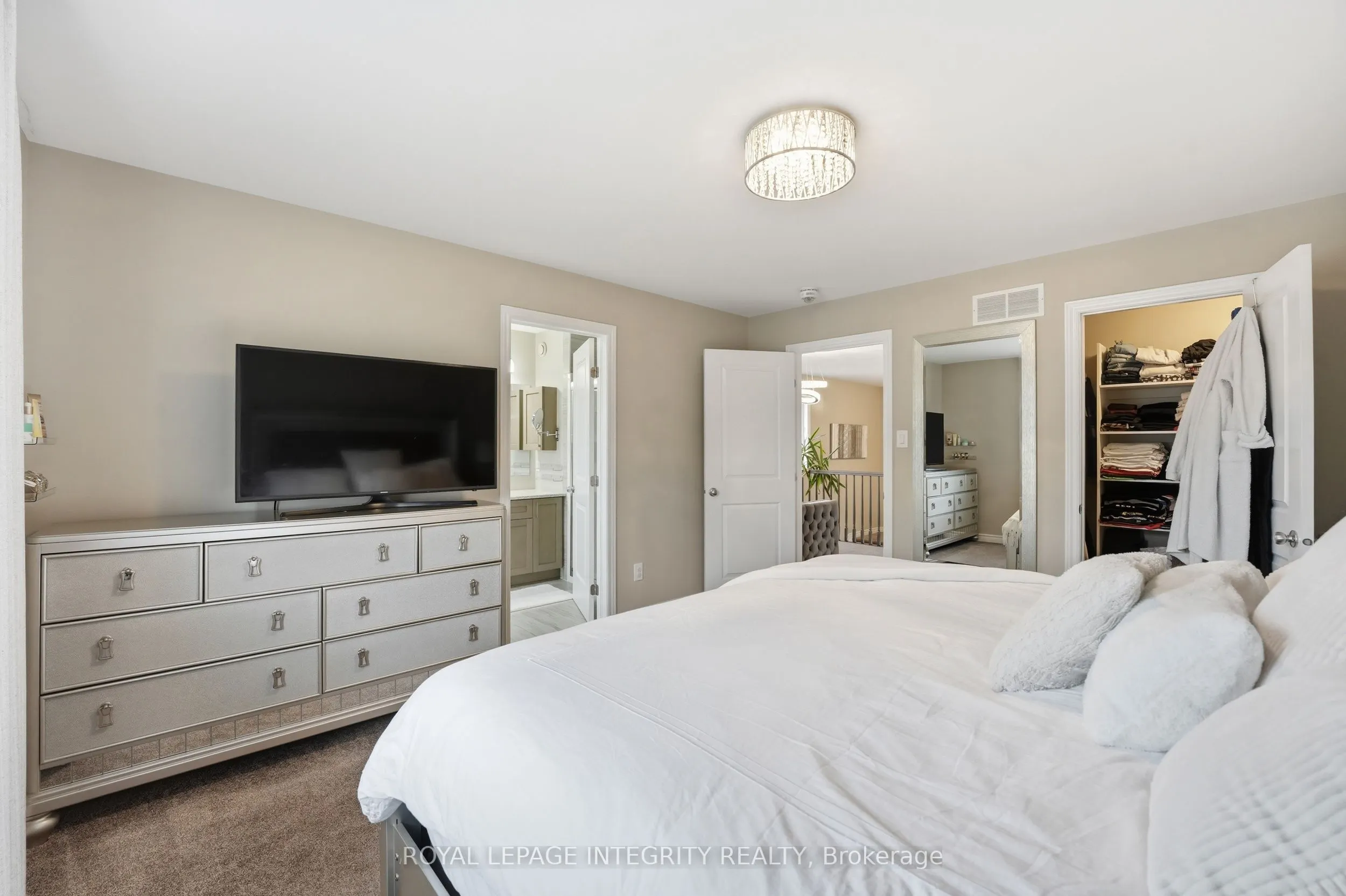 512 Vivera Place