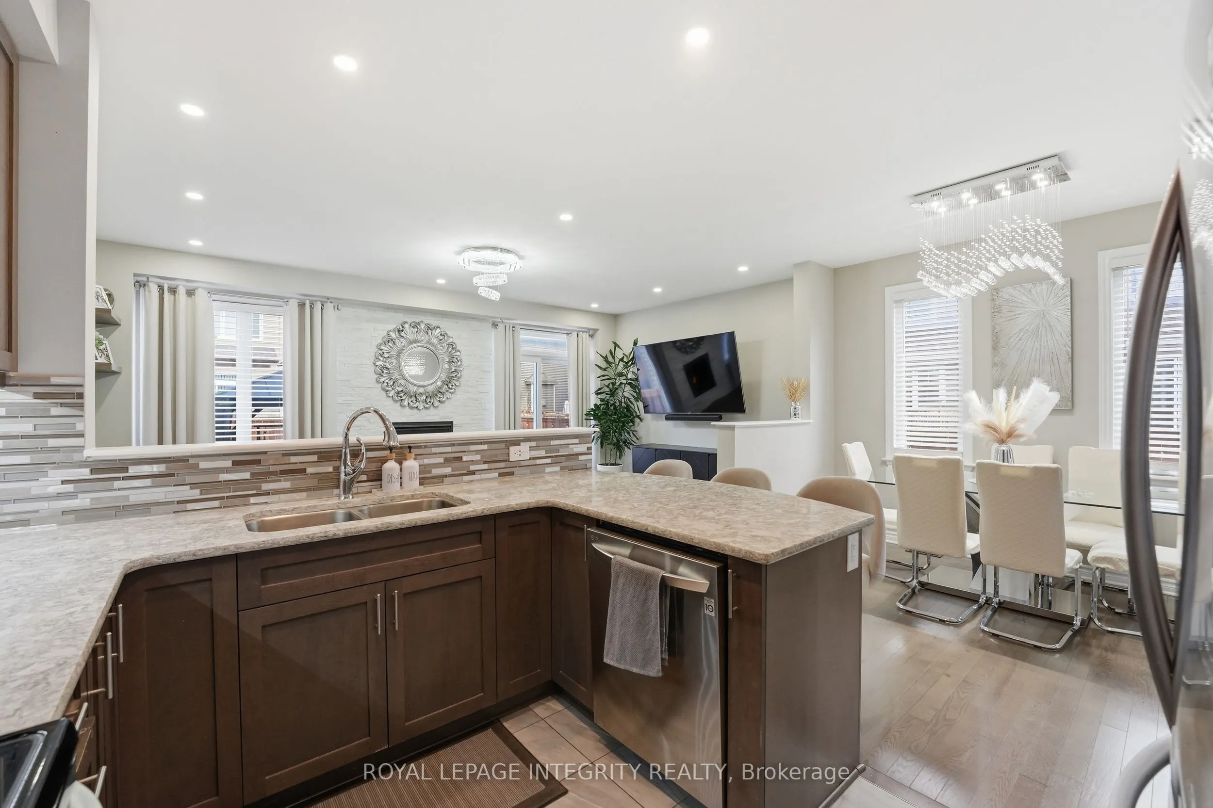 512 Vivera Place