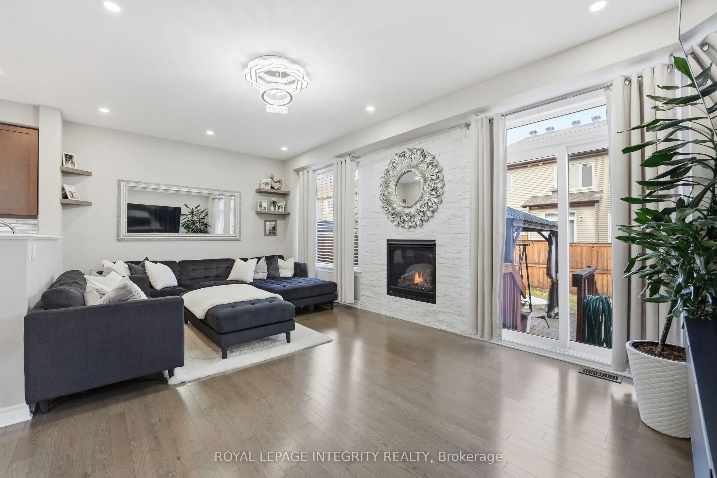 512 Vivera Place
