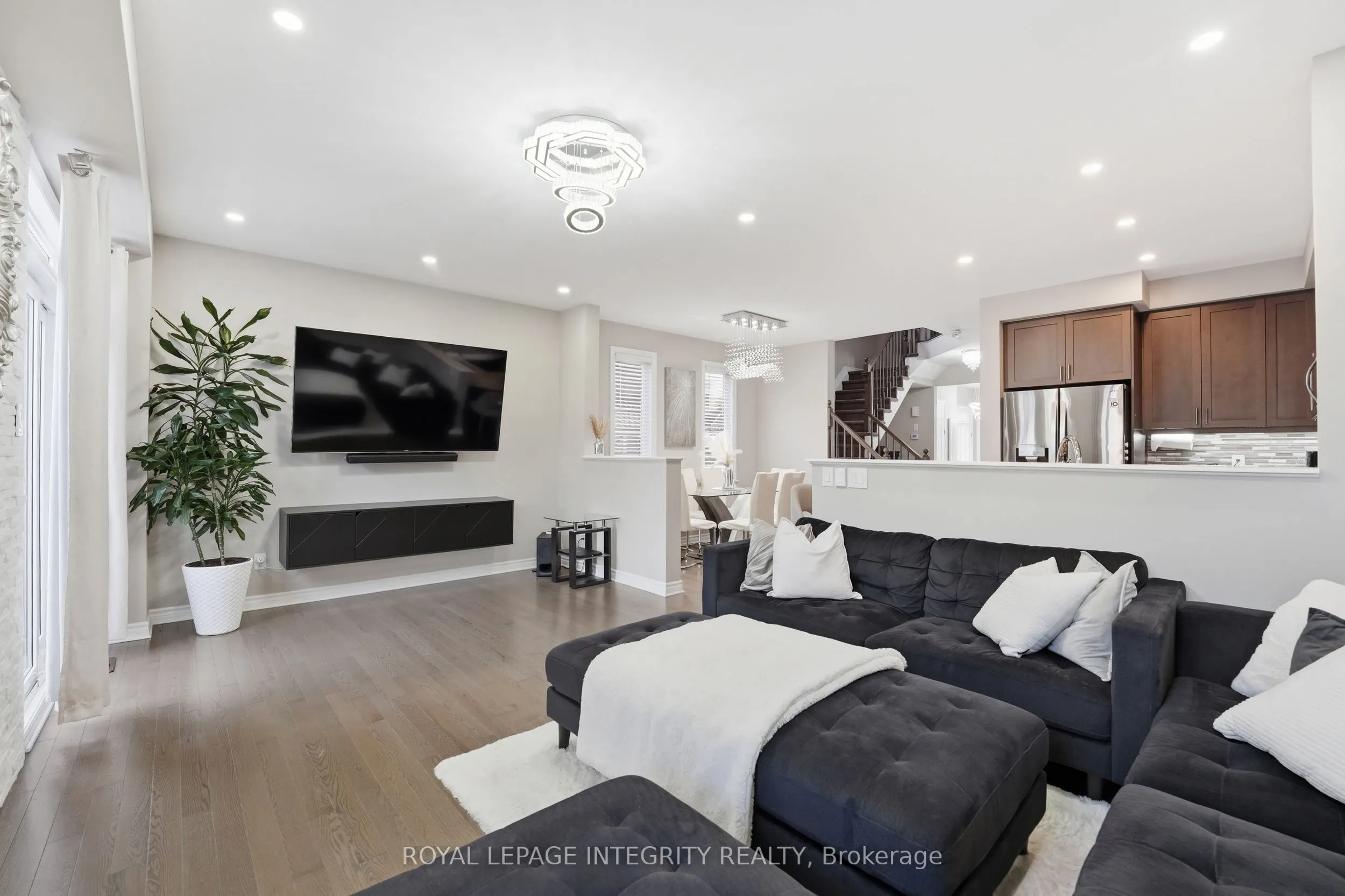 512 Vivera Place