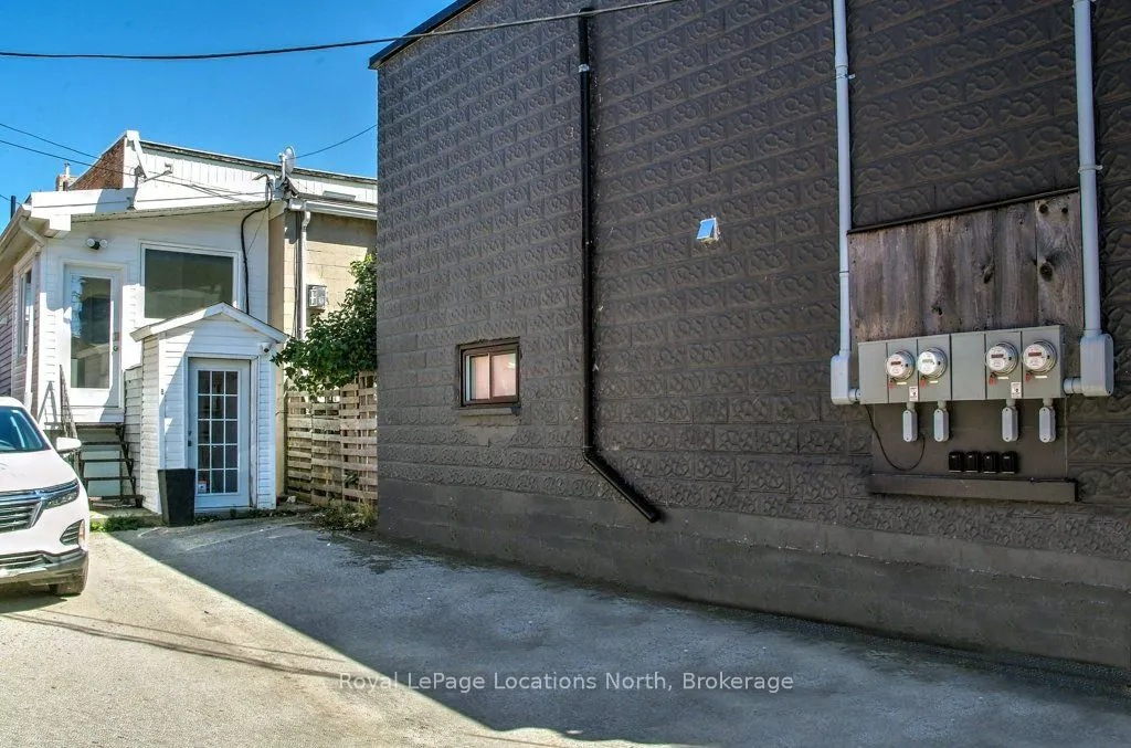 8 Sykes Street N