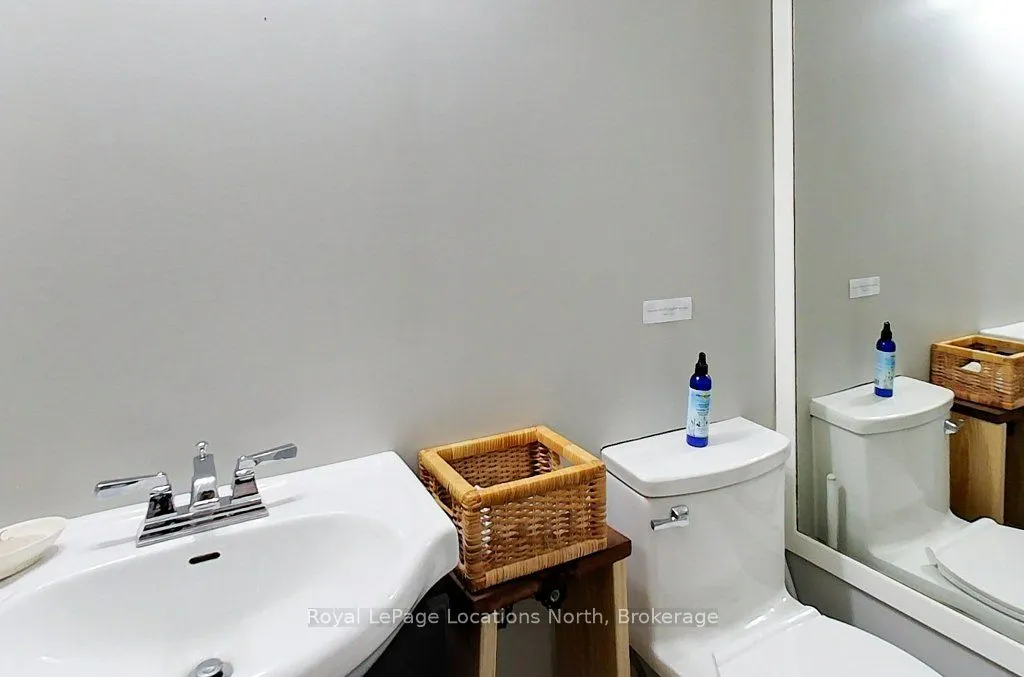 8 Sykes Street N