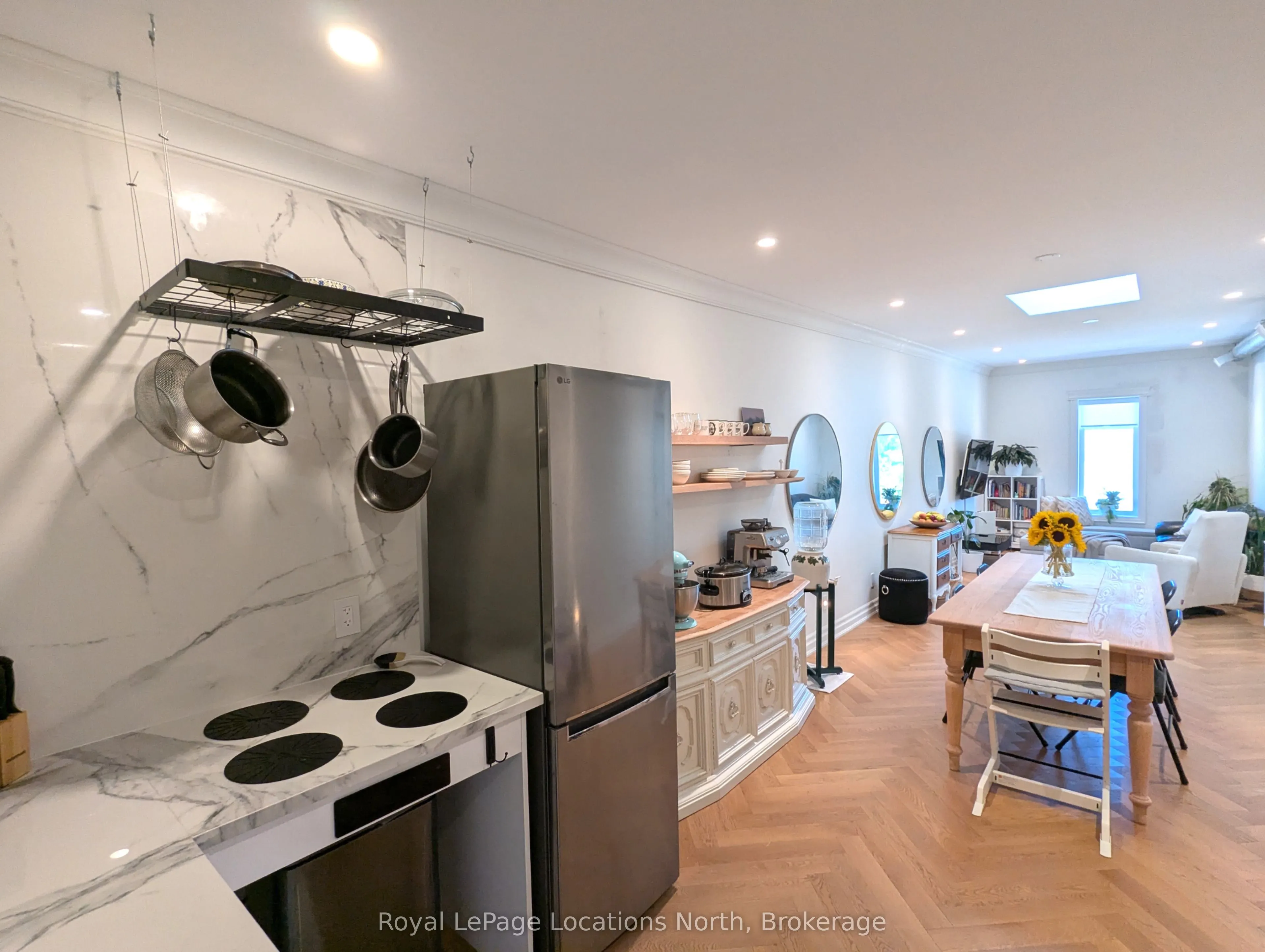 8 Sykes Street N