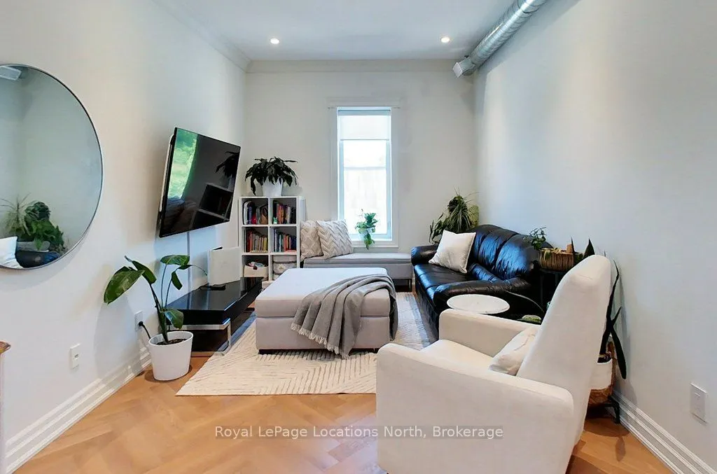 8 Sykes Street N