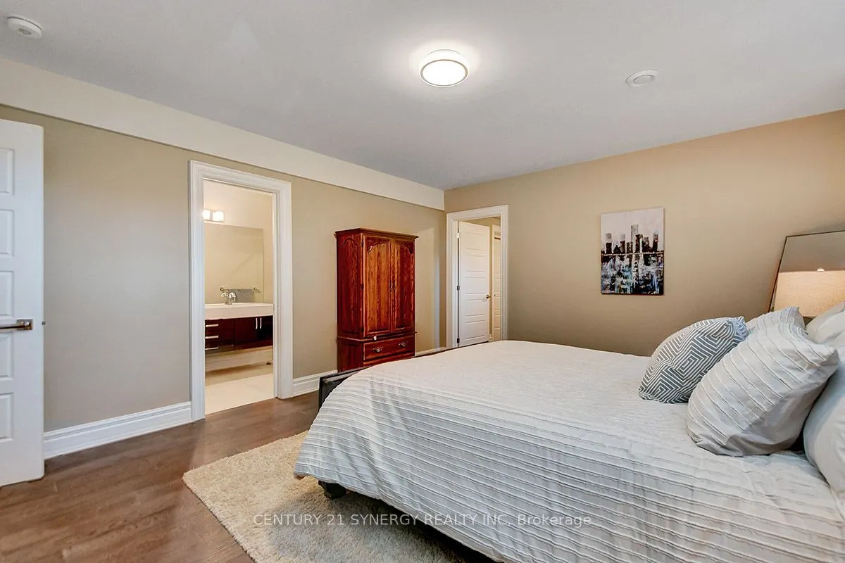1443 DUCHESS Crescent
