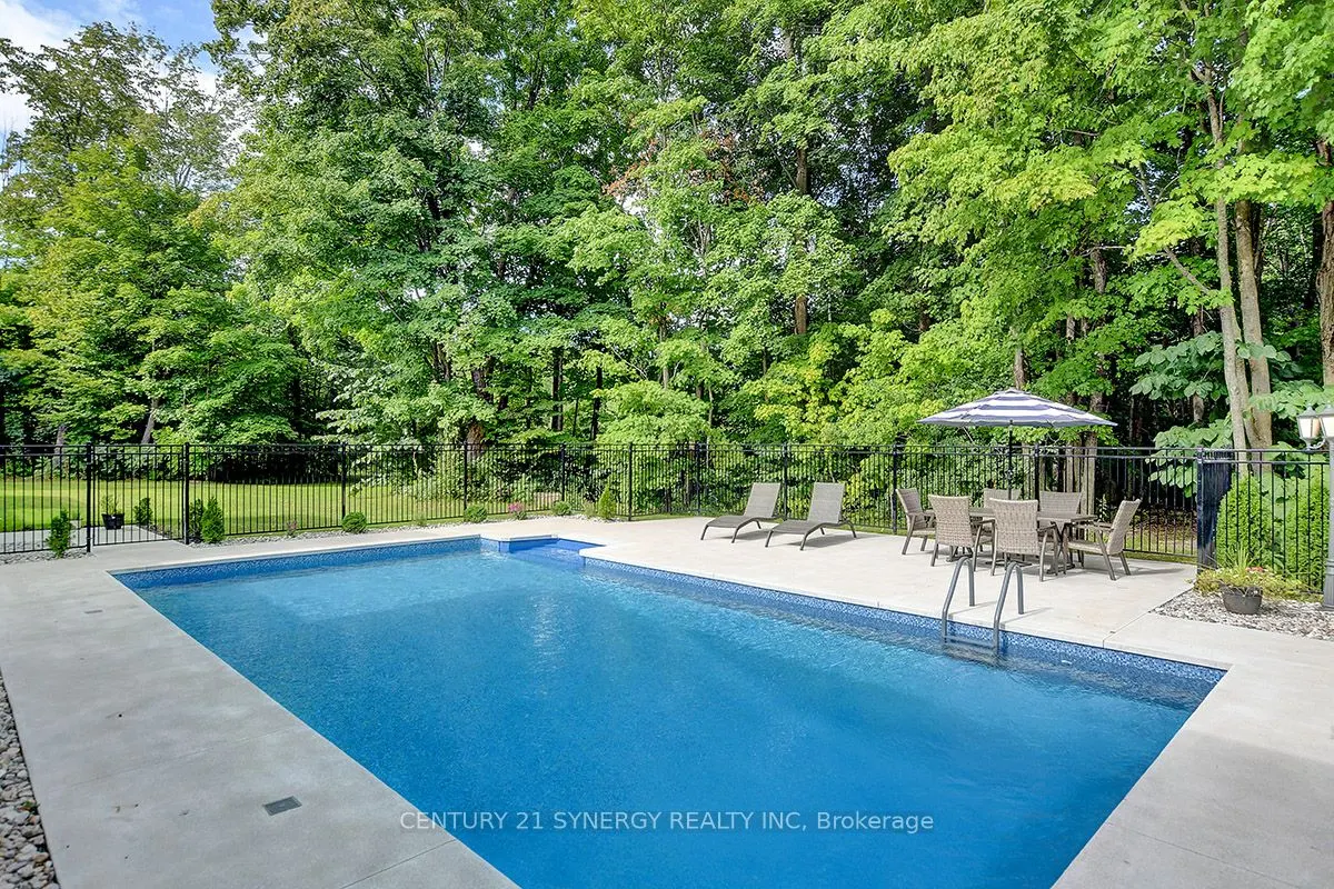 1443 DUCHESS Crescent