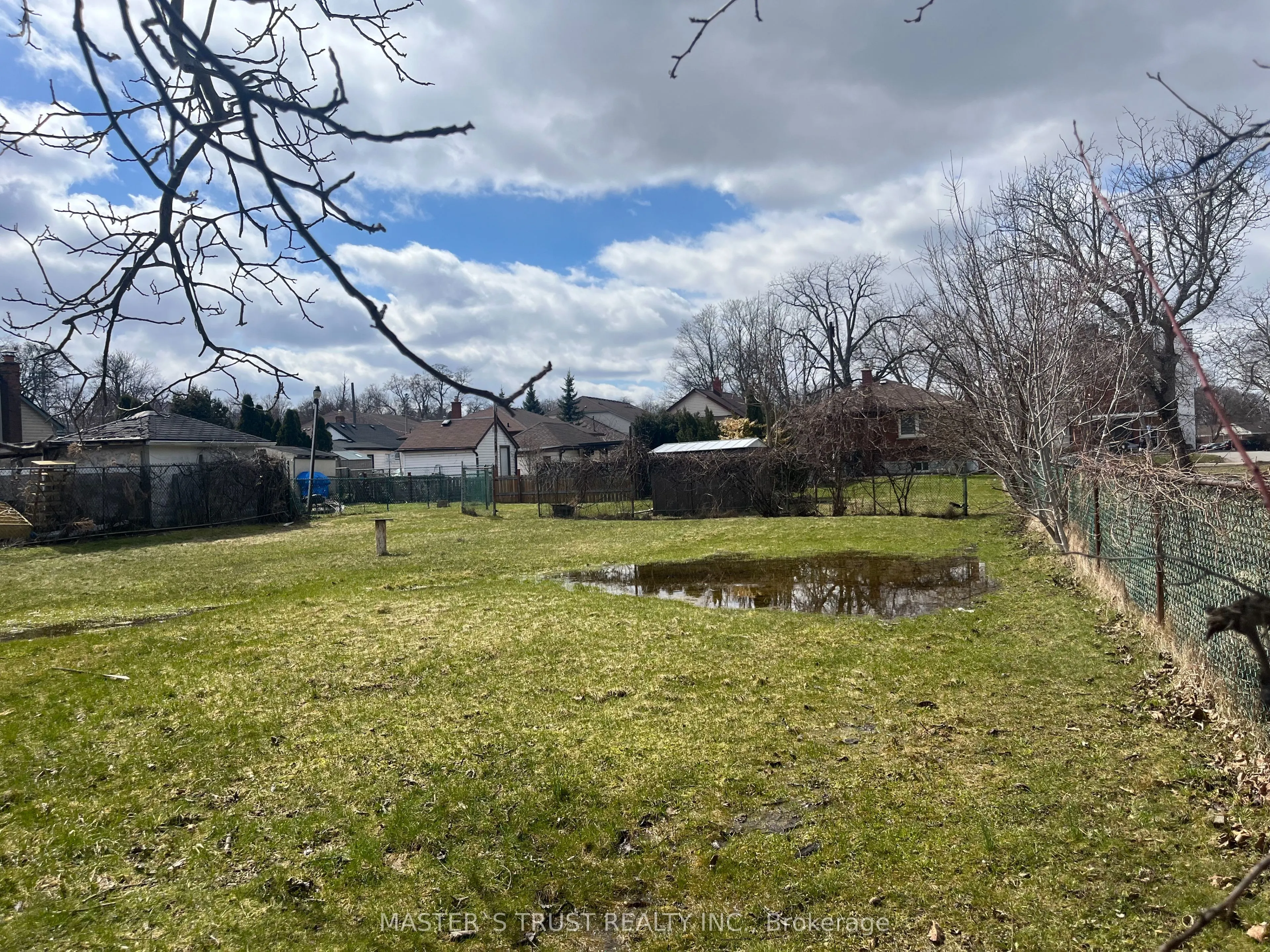 5568 Drummond Road