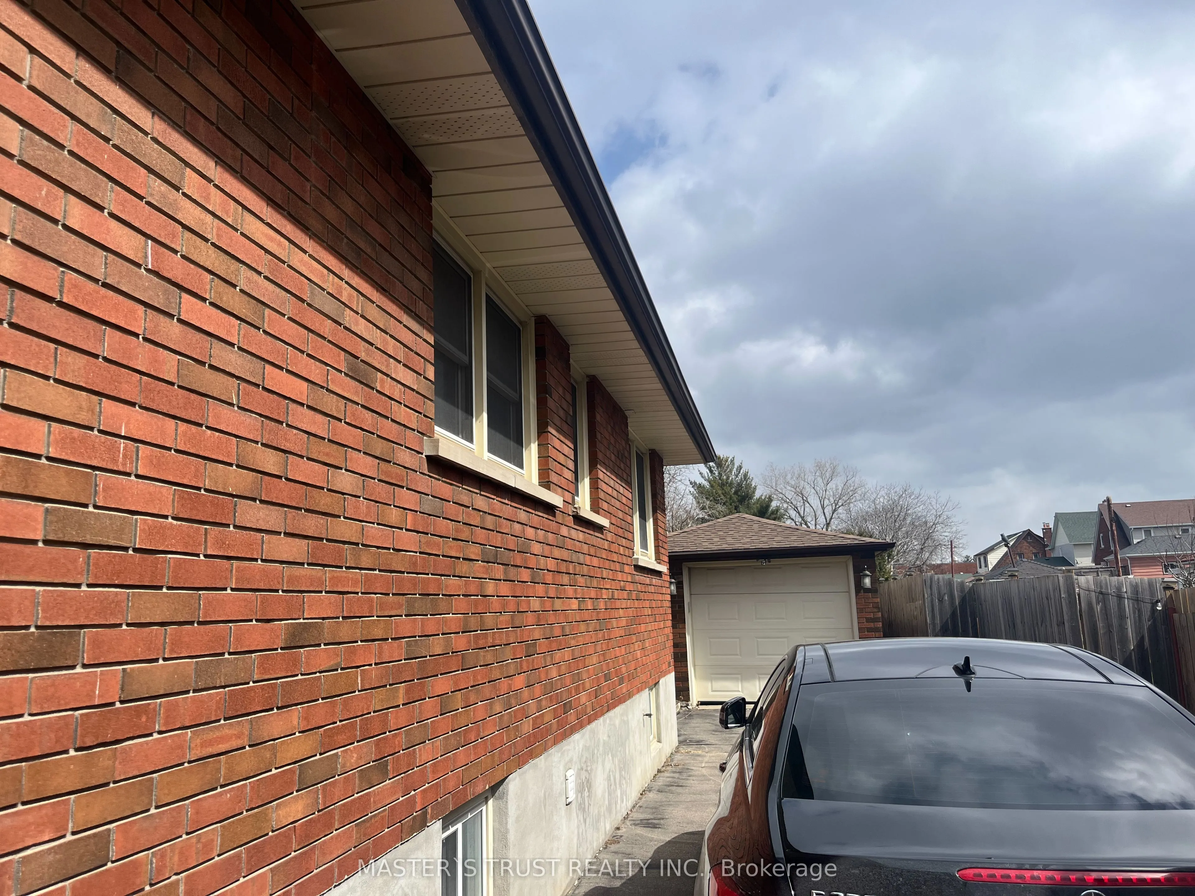 5568 Drummond Road