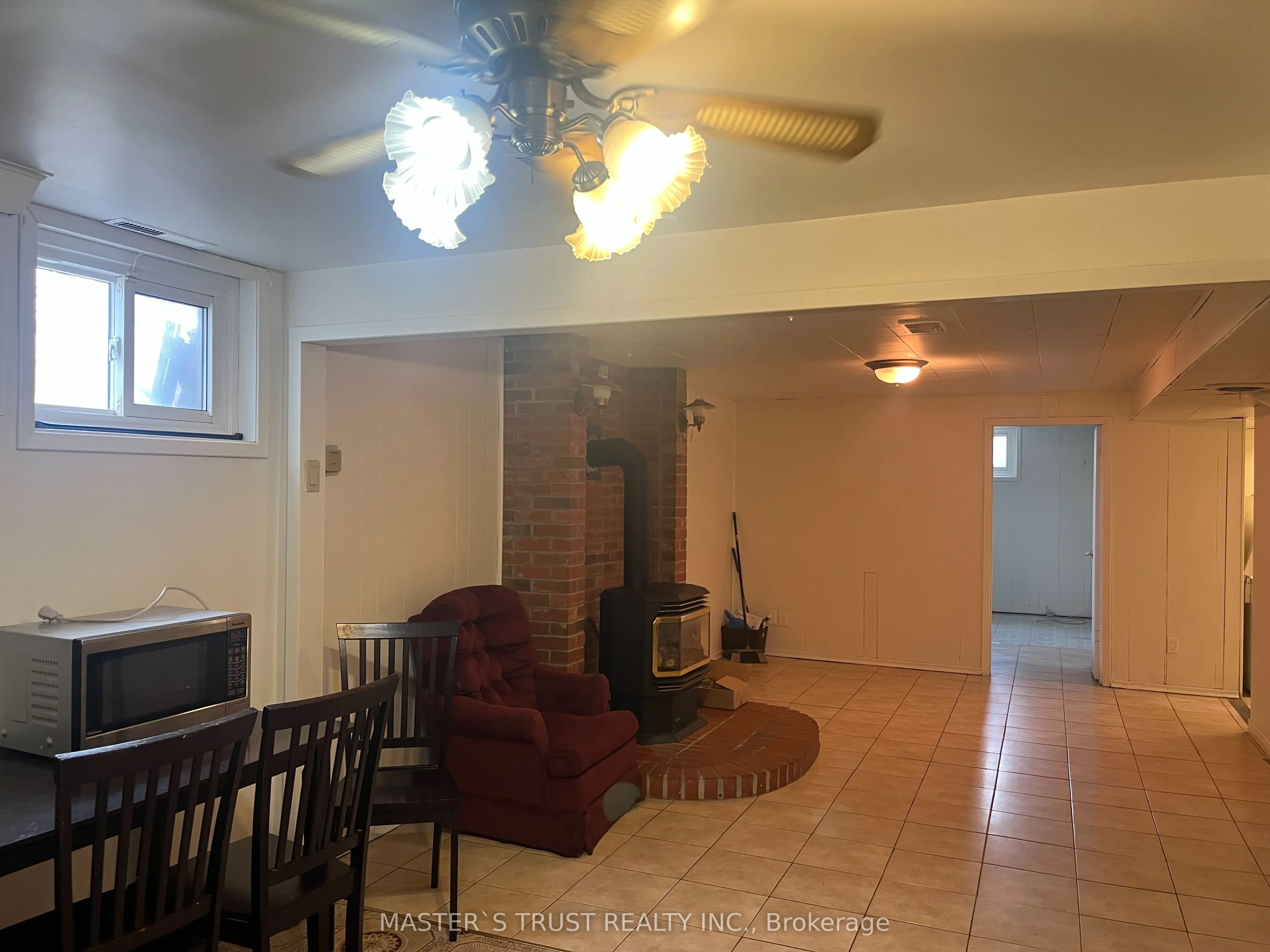 5568 Drummond Road