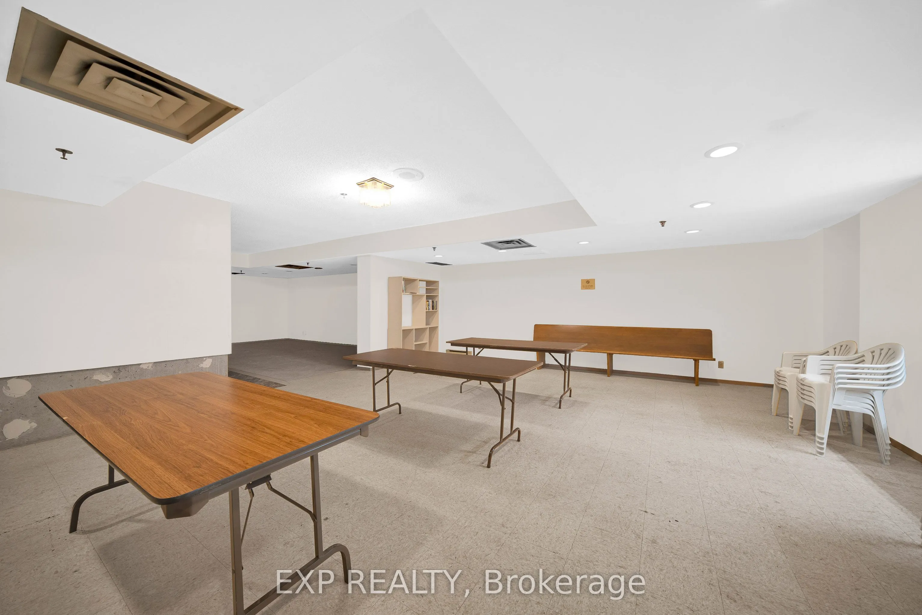 475 Laurier Avenue W #1002
