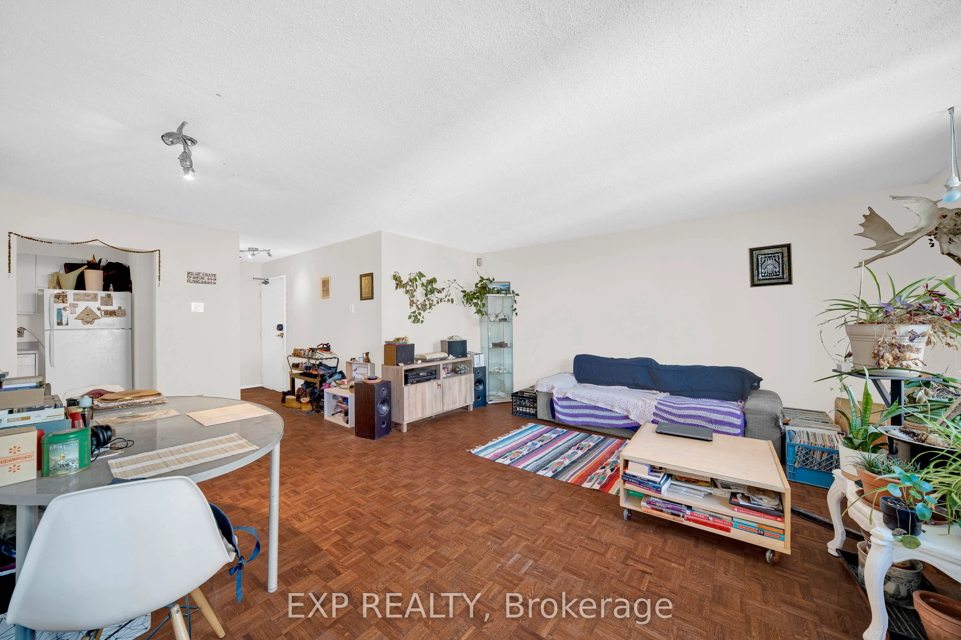 475 Laurier Avenue W #1002