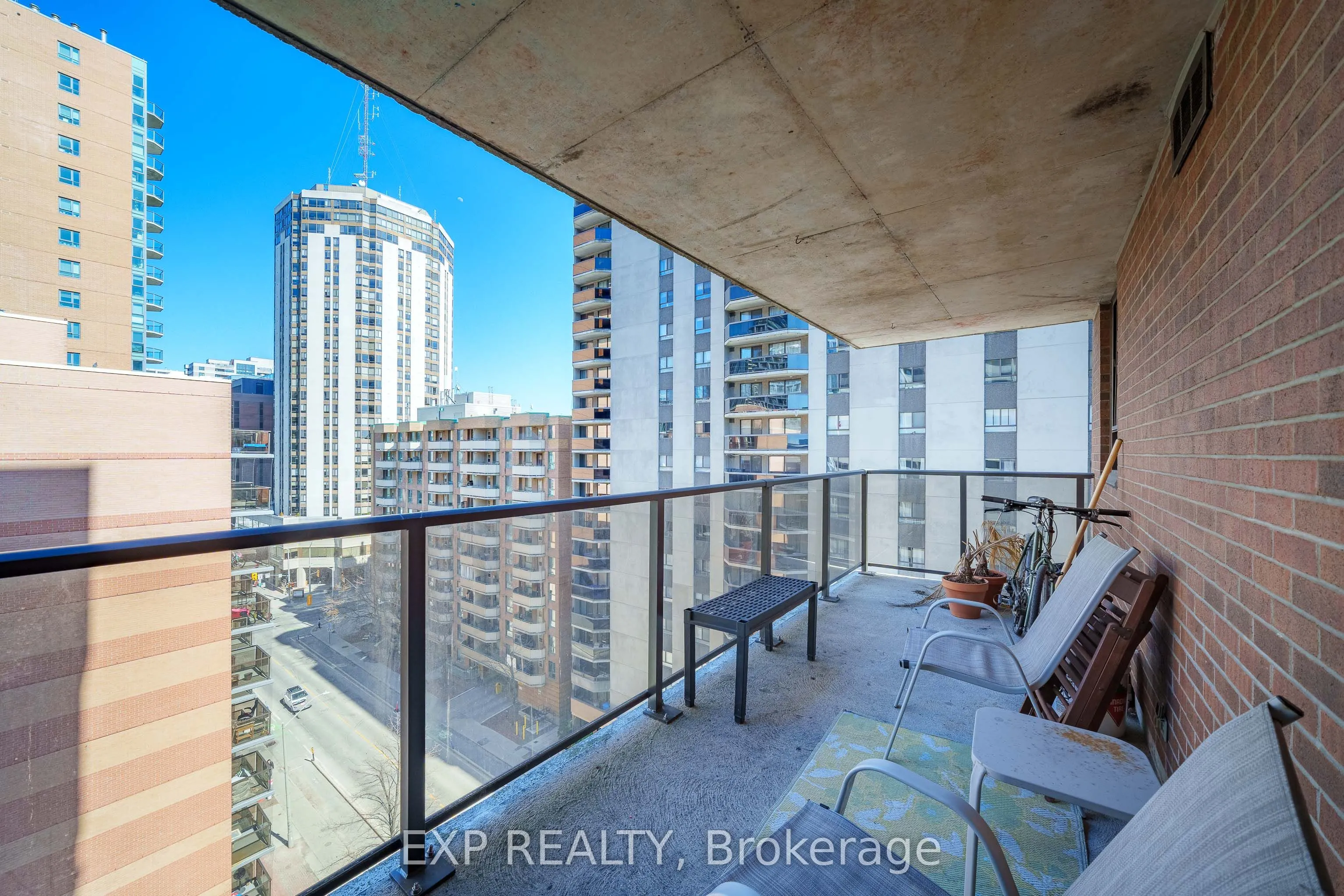 475 Laurier Avenue W #1002