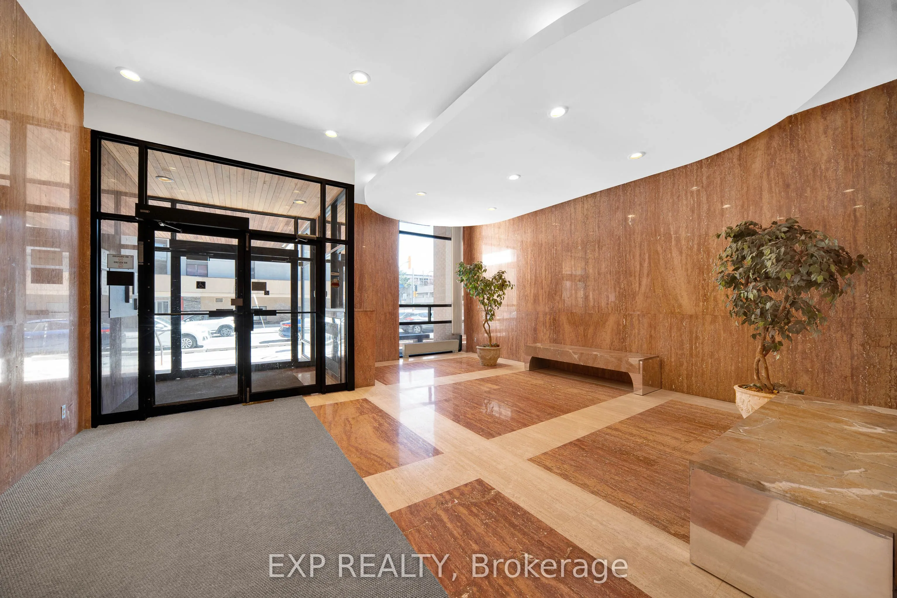 475 Laurier Avenue W #1002
