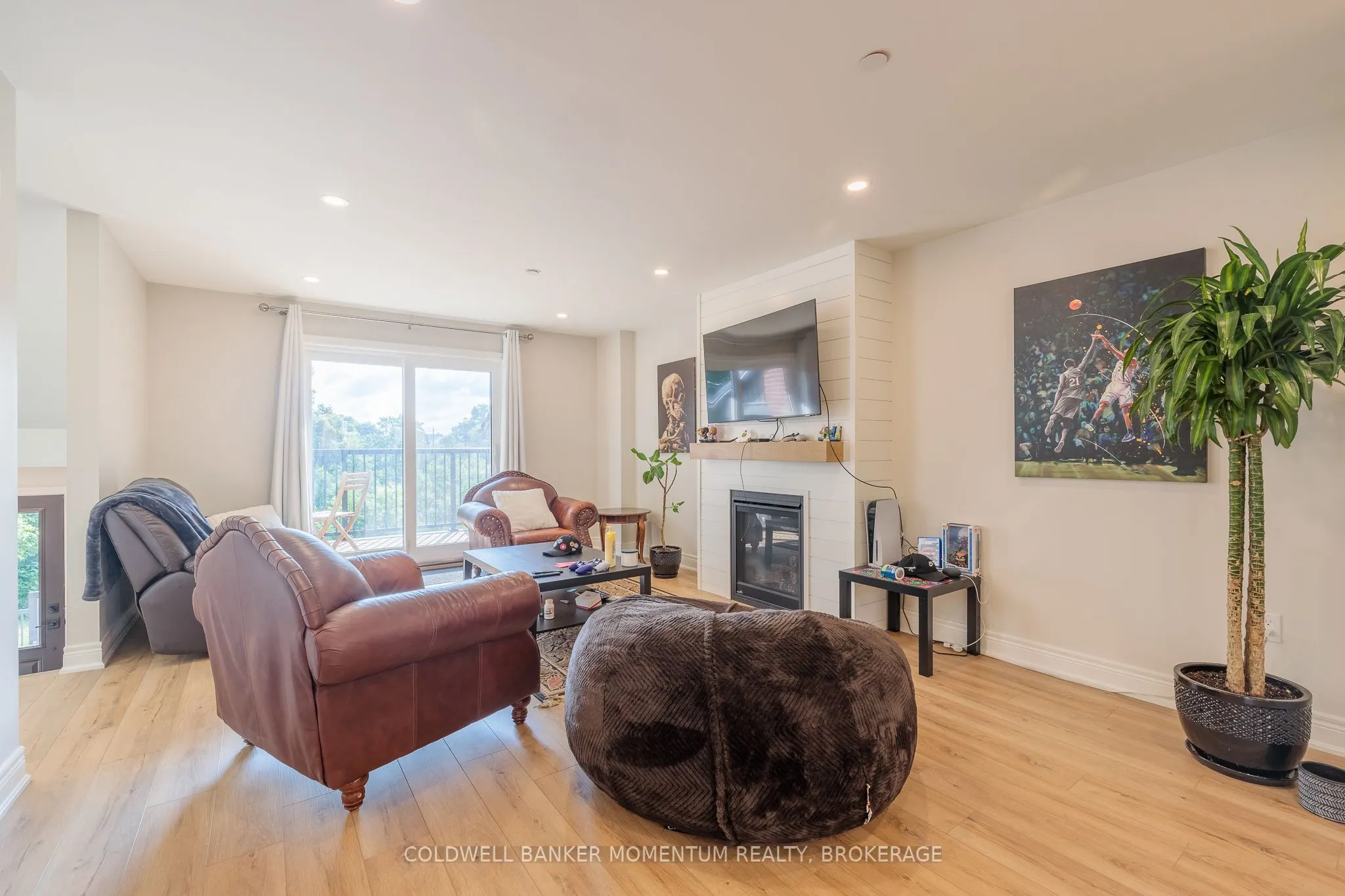153 B MOFFATT Street #B