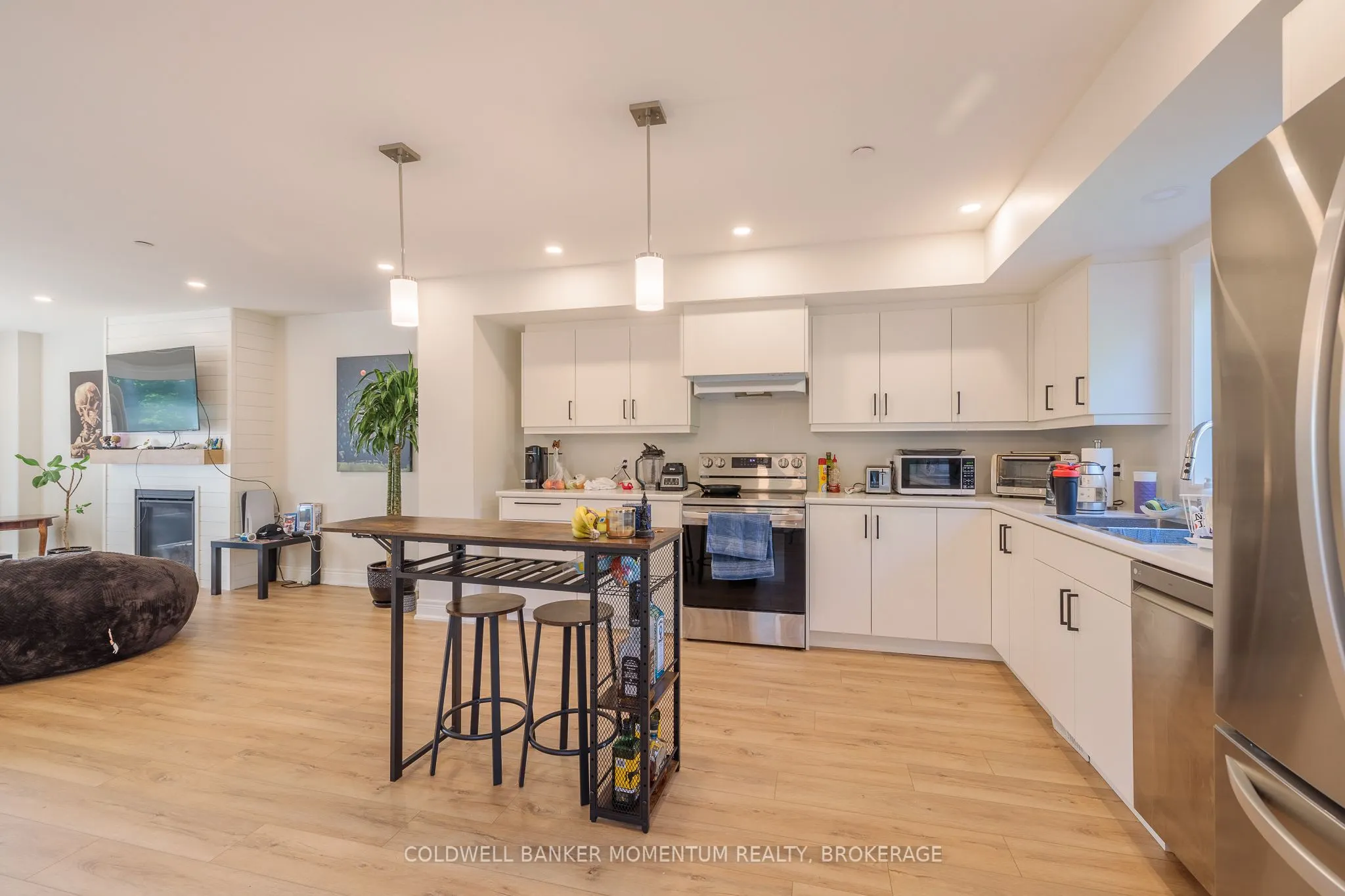 153 B MOFFATT Street #B