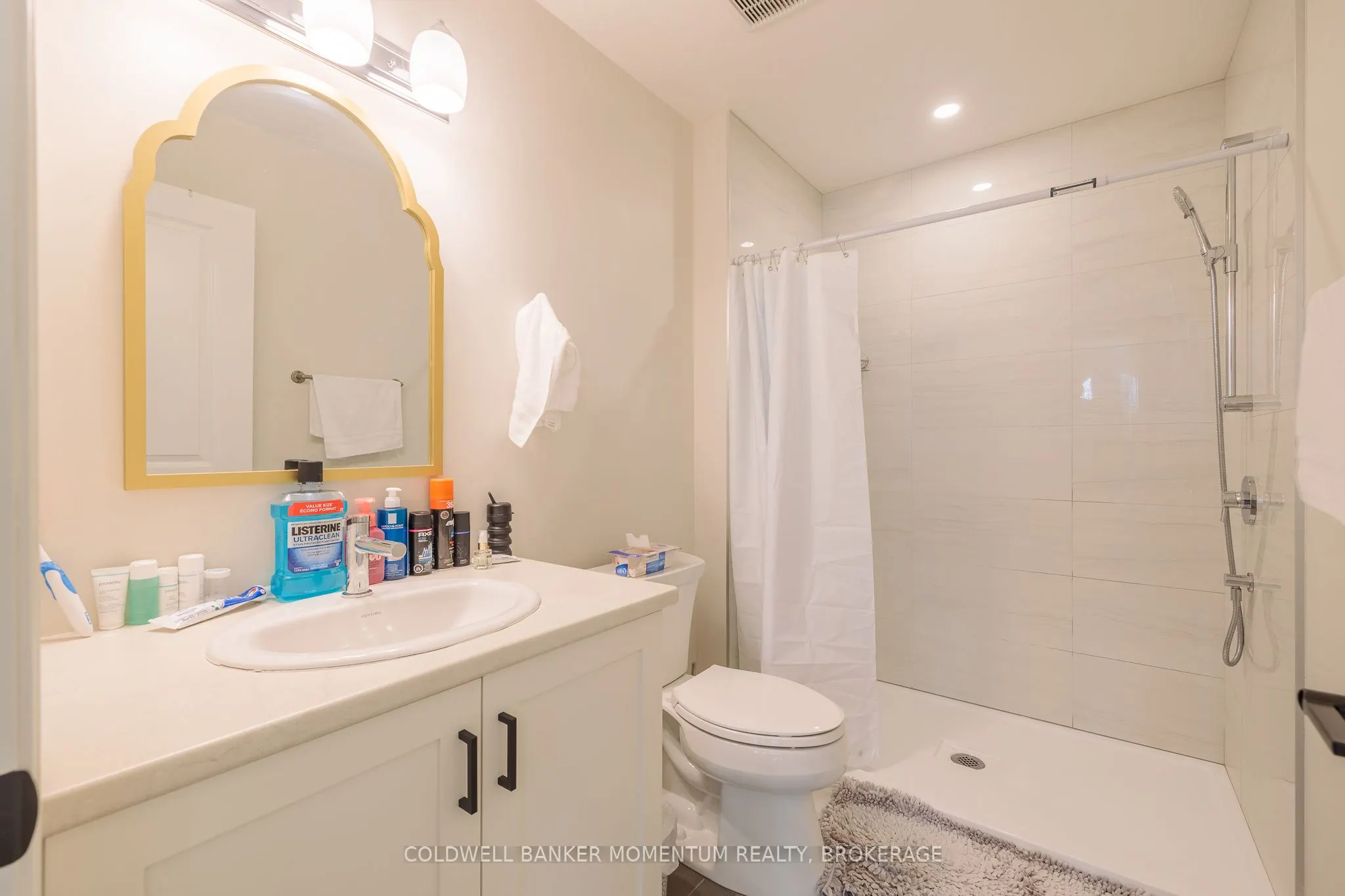 153 B MOFFATT Street #B