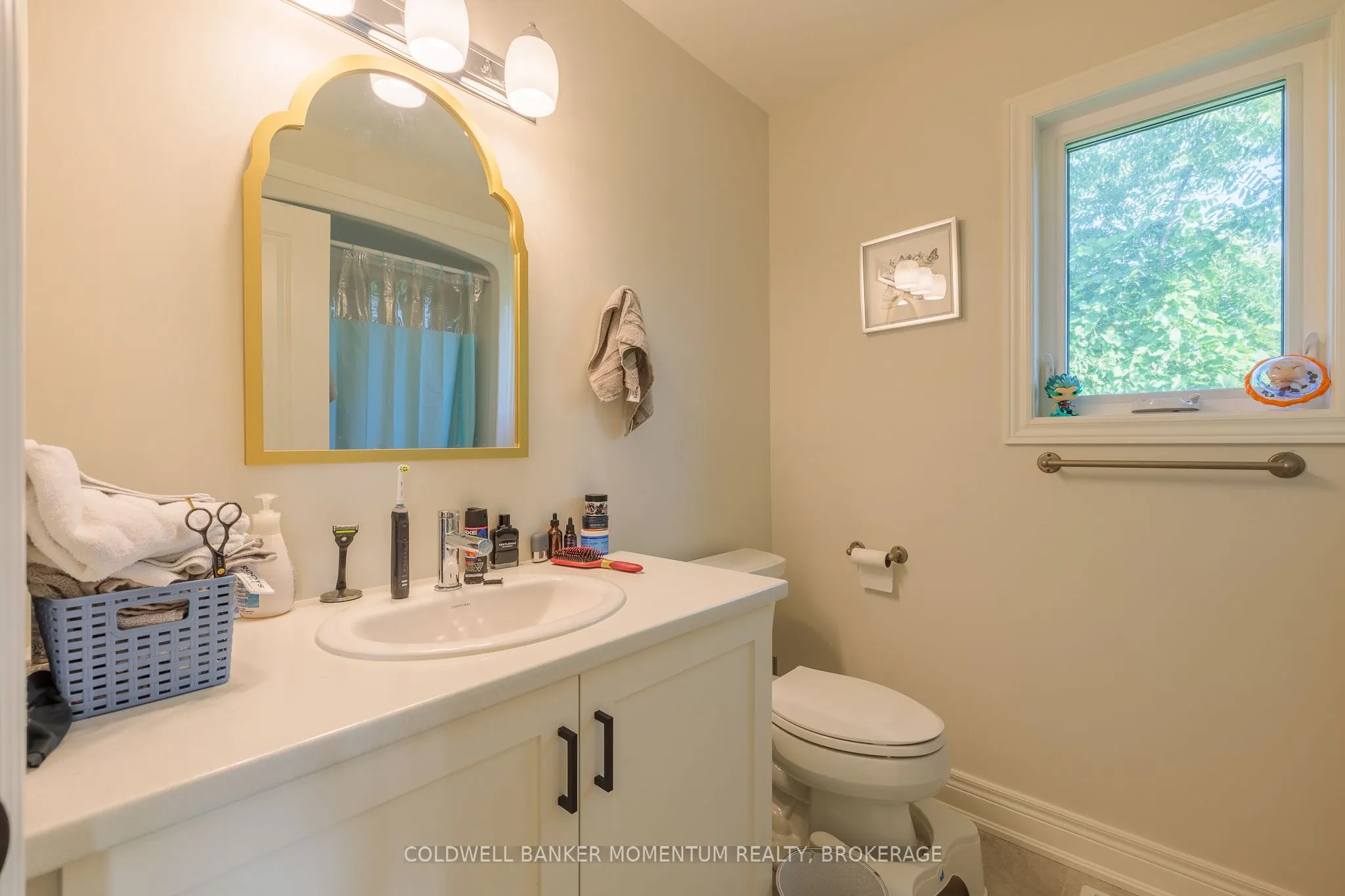 153 B MOFFATT Street #B
