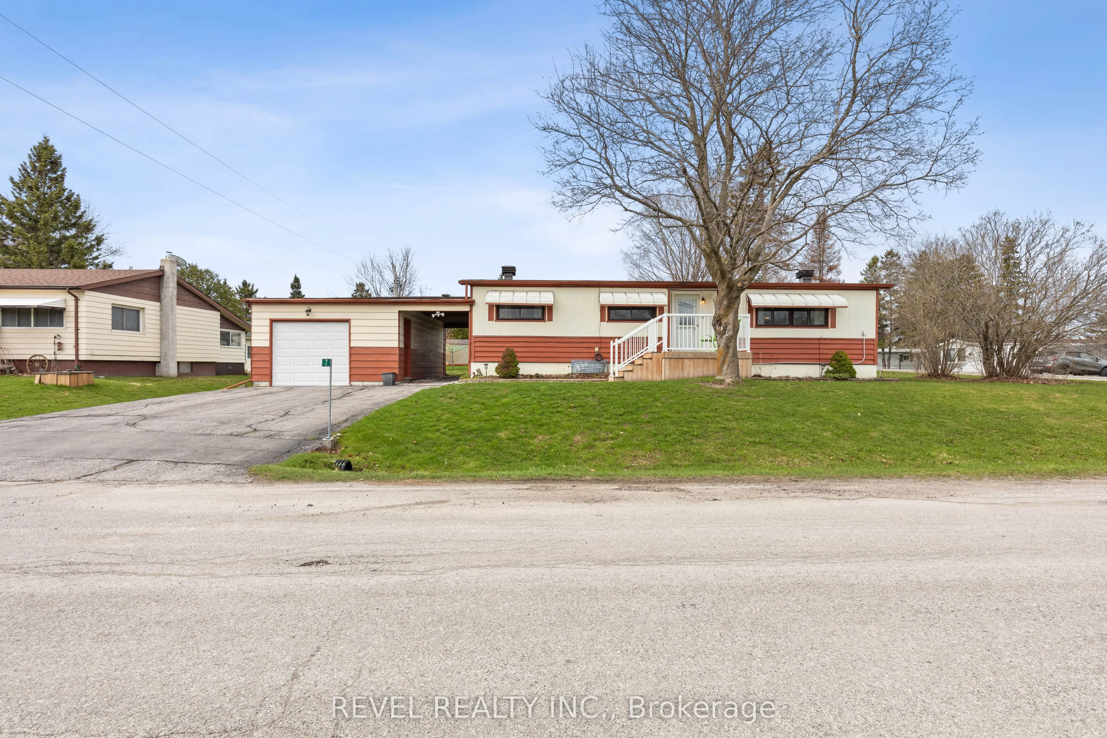 7 Macal Drive