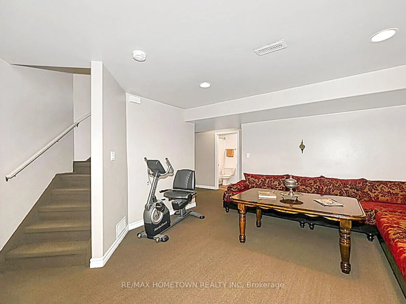16 REGENCY Place