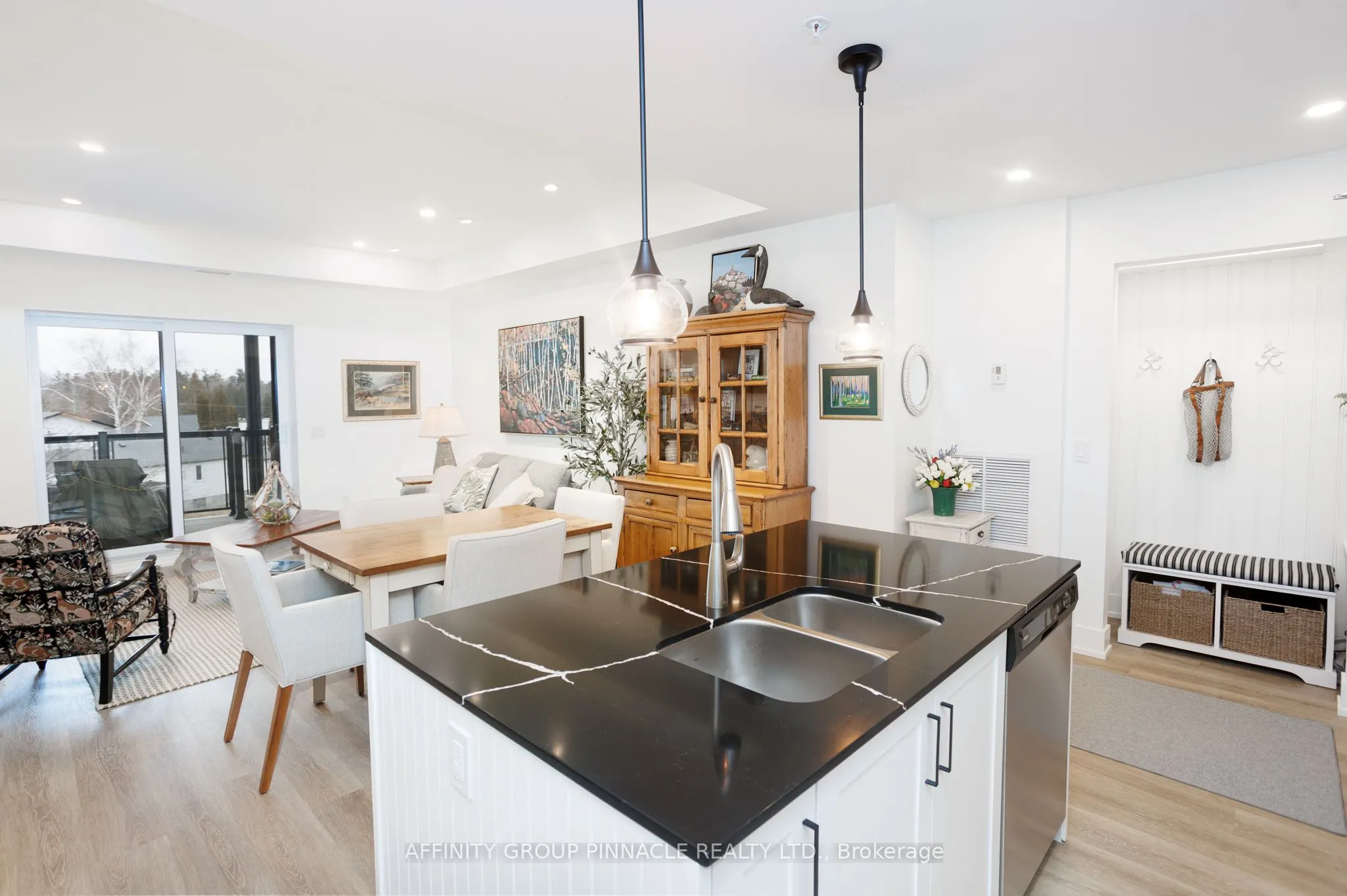 19 A West Street N #302