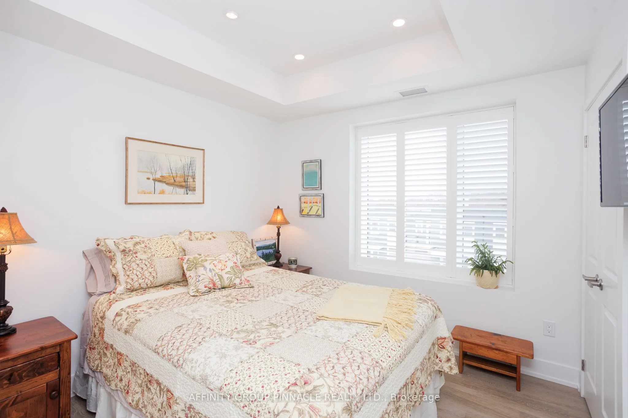 19 A West Street N #302