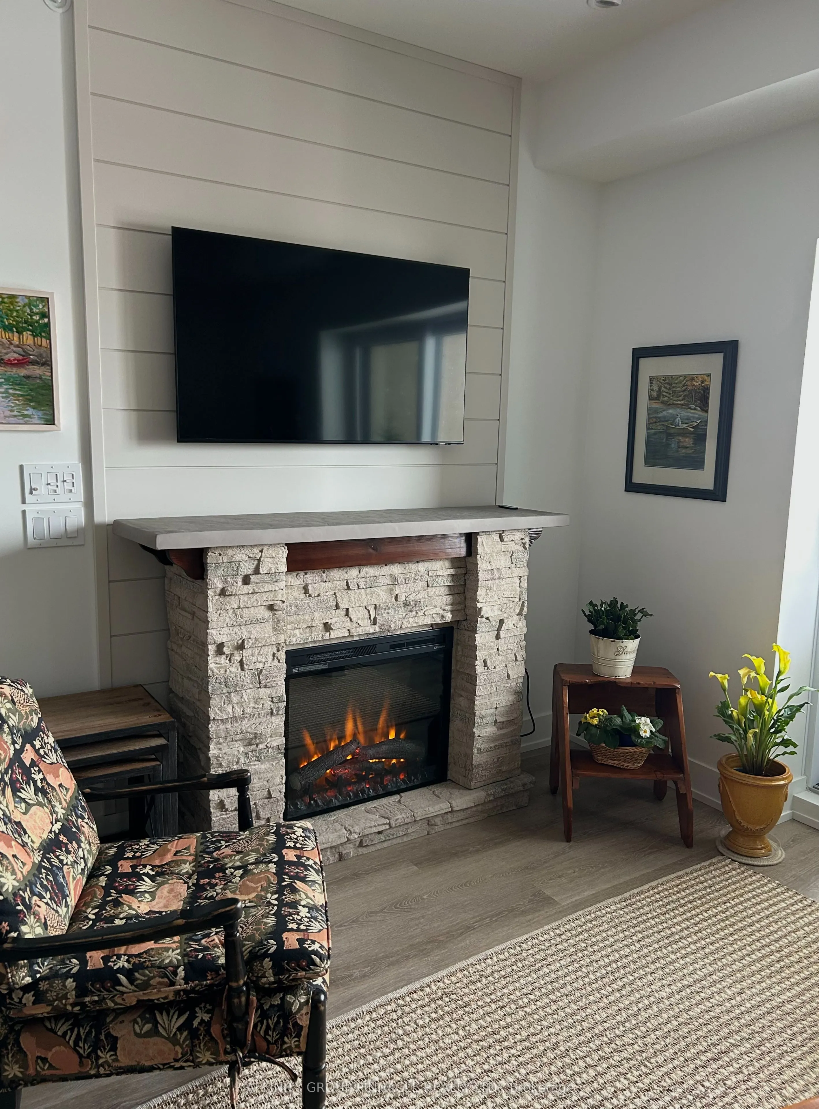 19 A West Street N #302