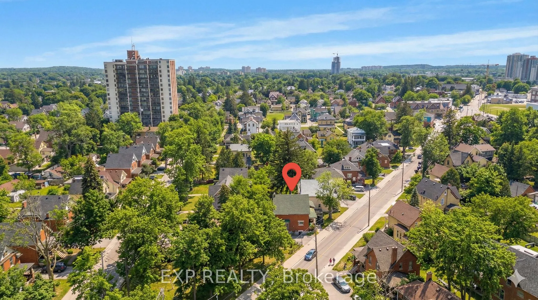64 Lancaster Street E