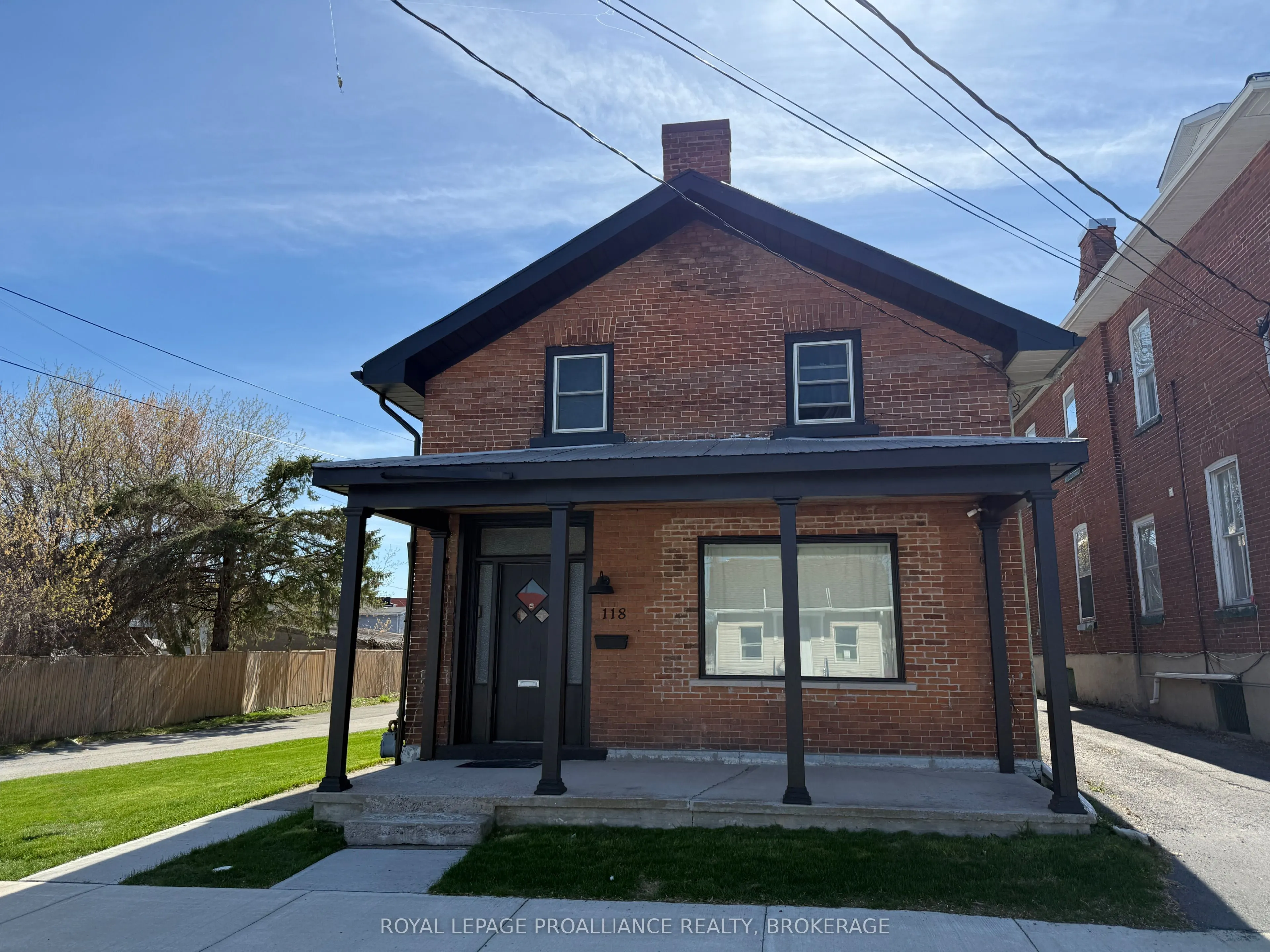 118 East Street E