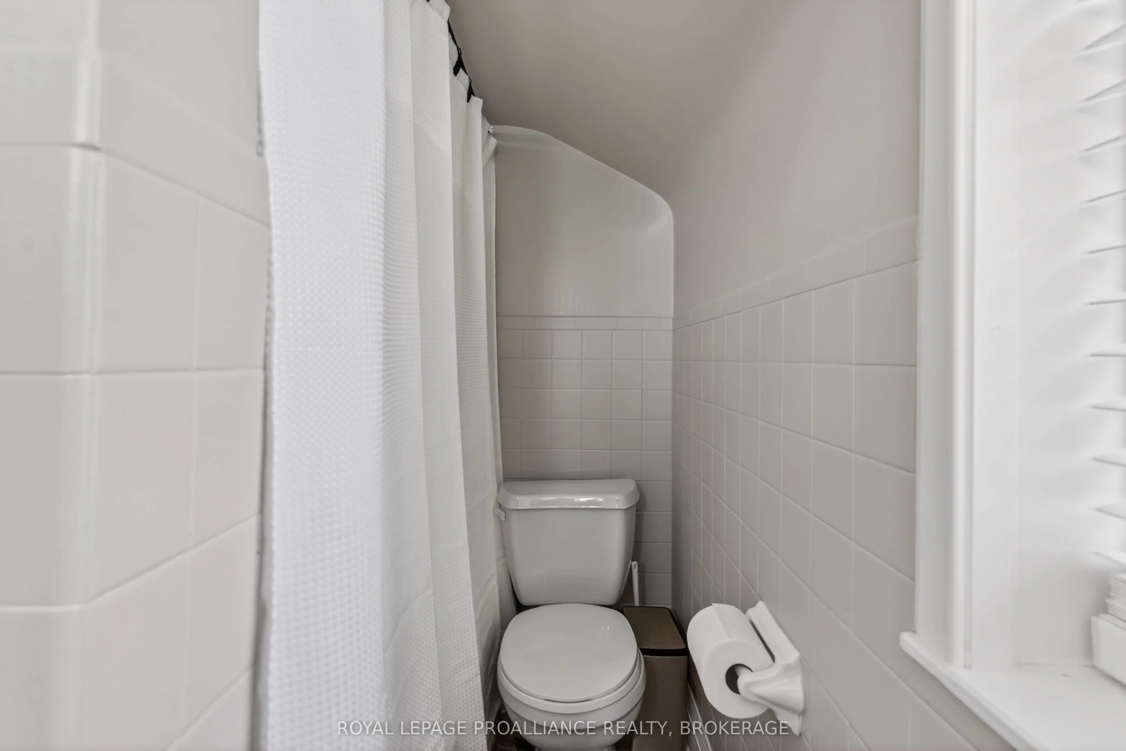 118 East Street E