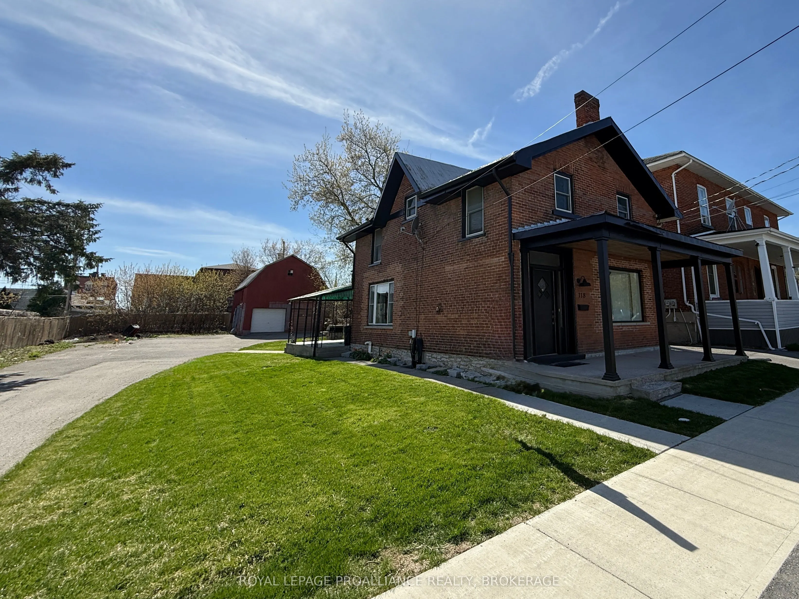 118 East Street E