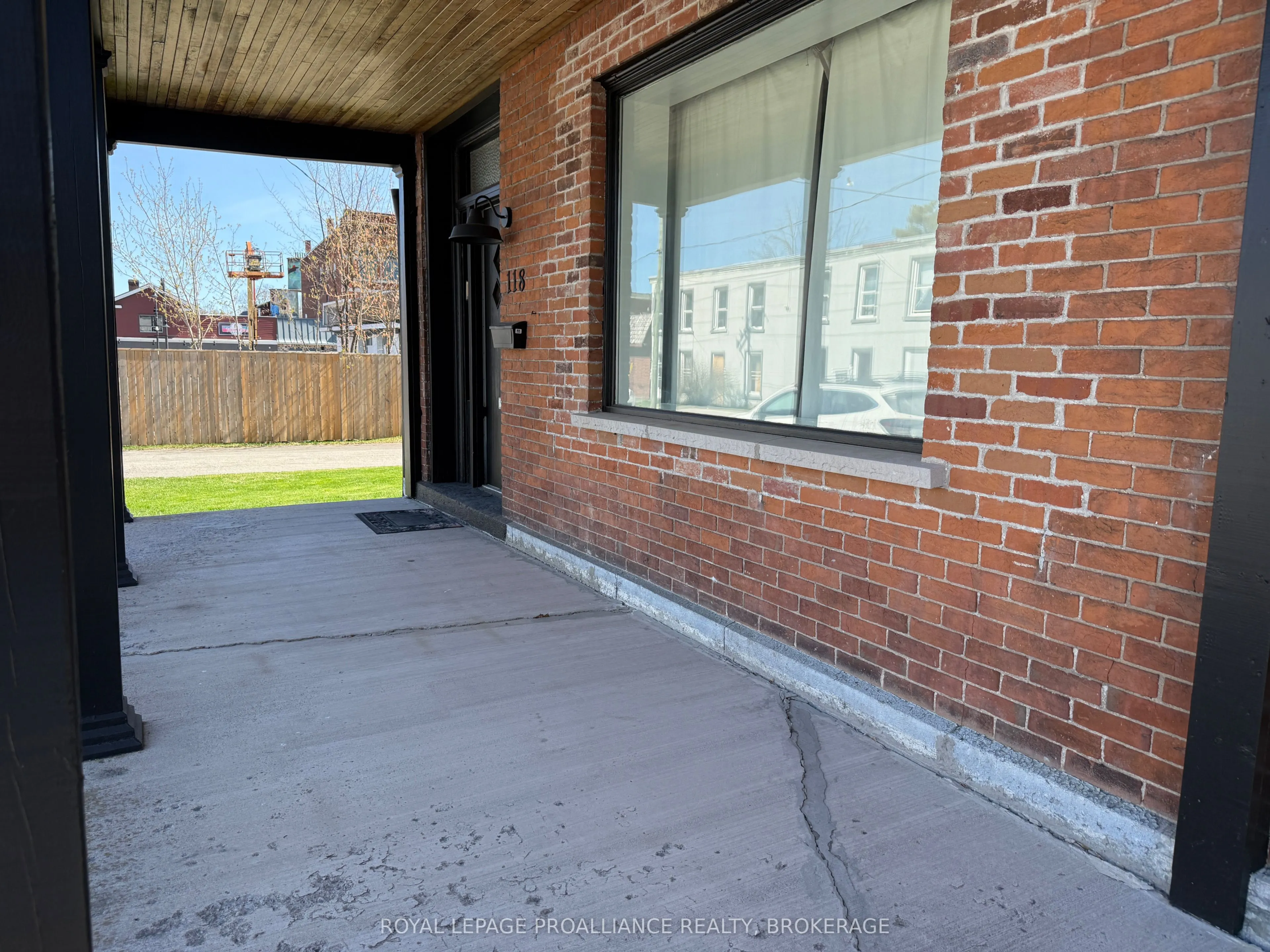 118 East Street E
