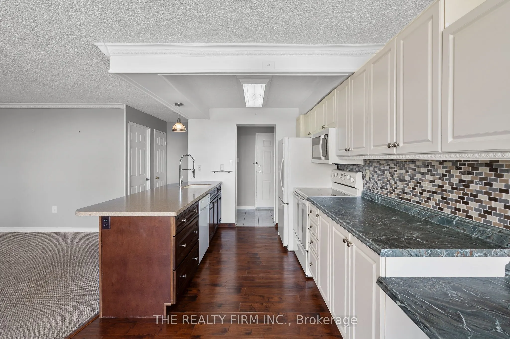 363 Colborne Street #905