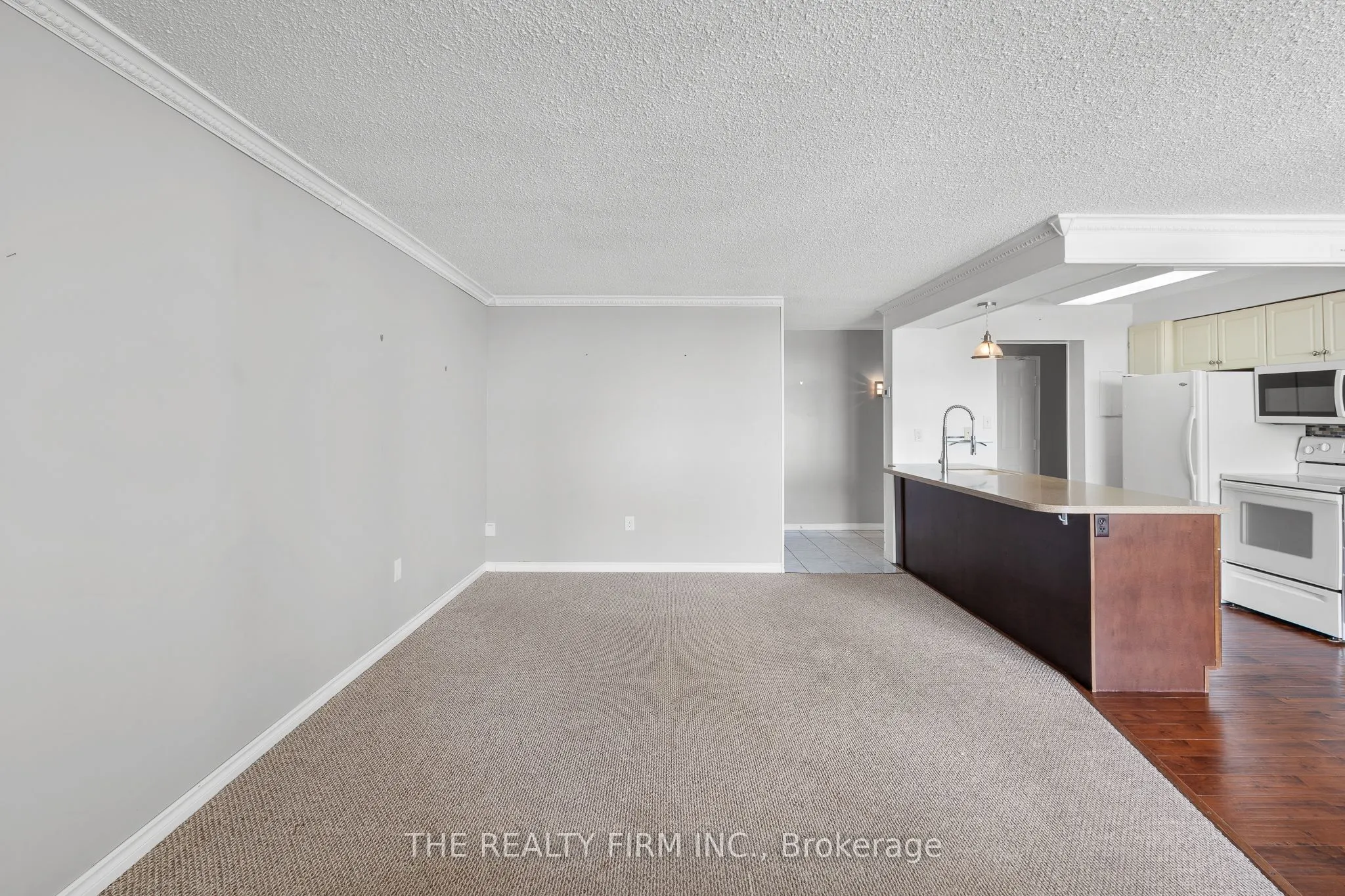 363 Colborne Street #905