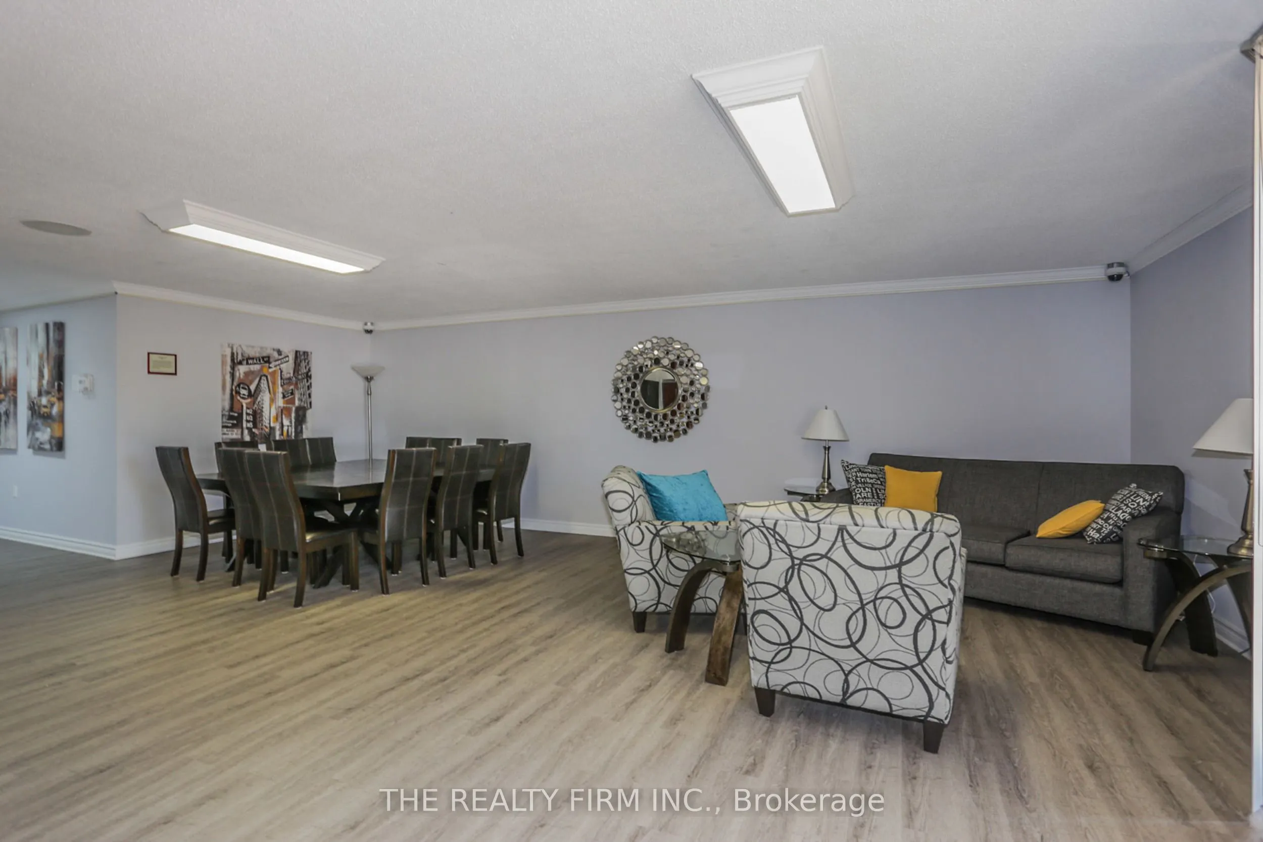 363 Colborne Street #905