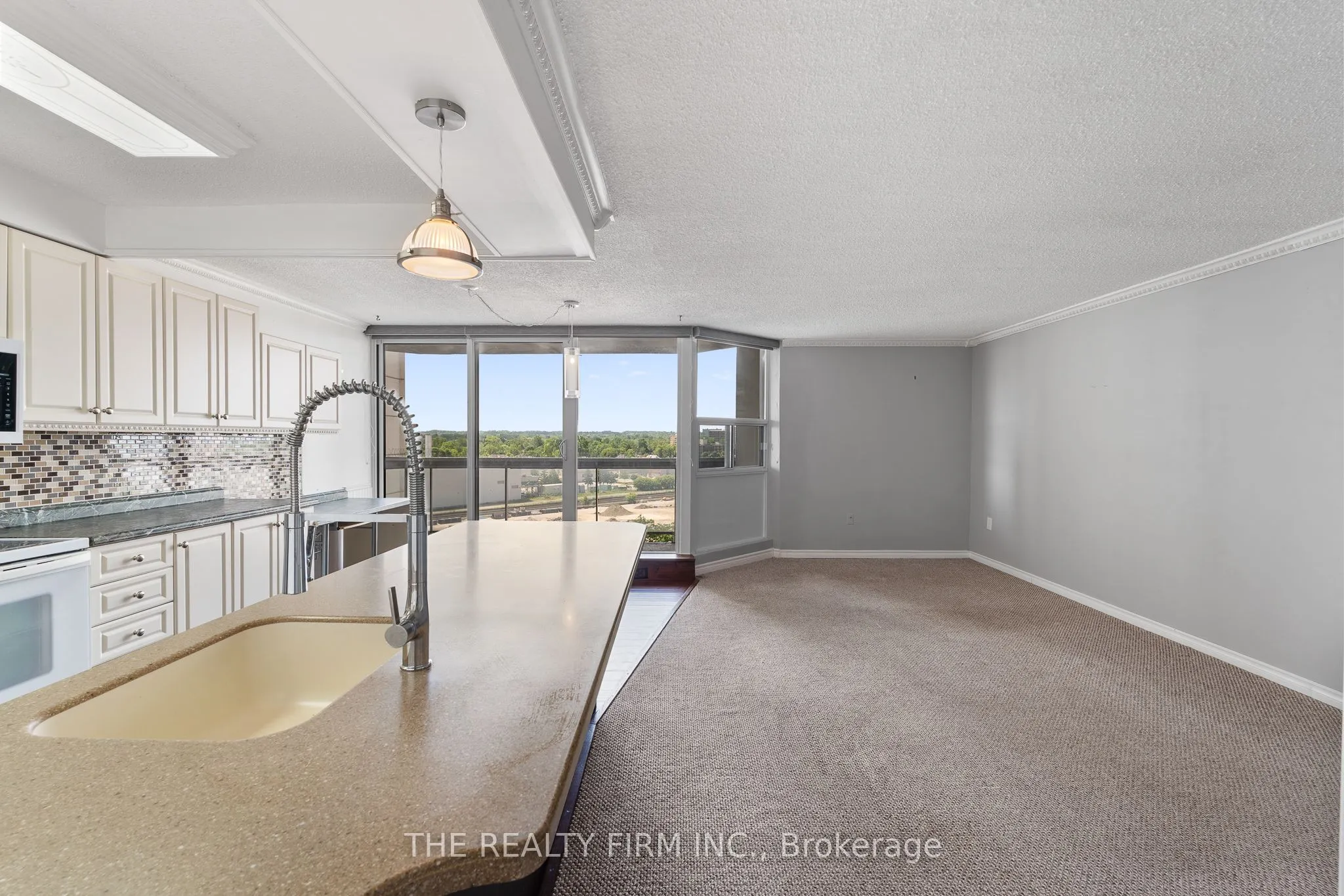363 Colborne Street #905