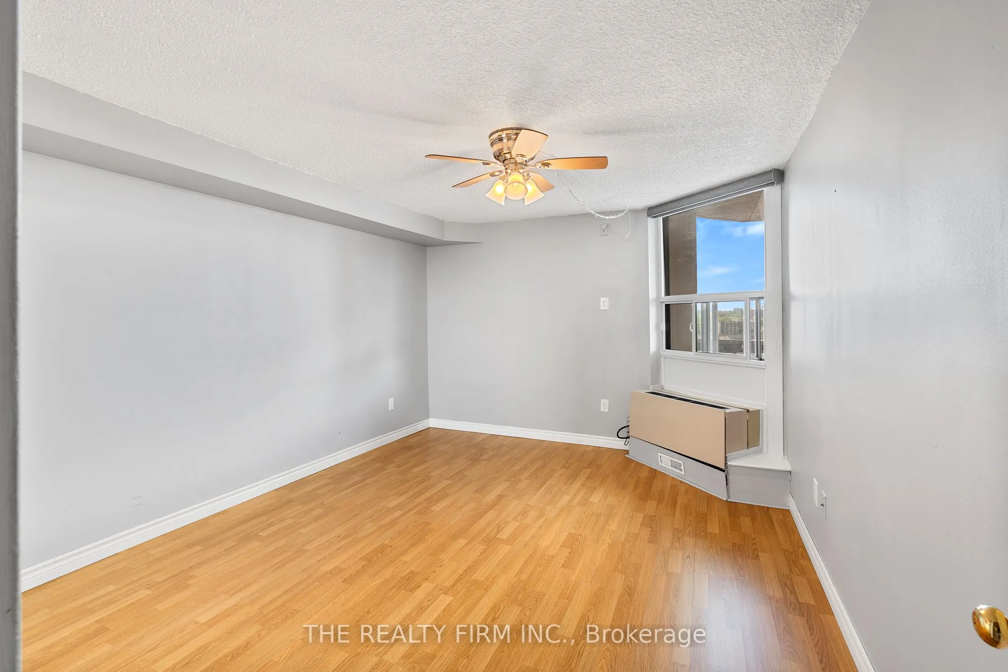 363 Colborne Street #905