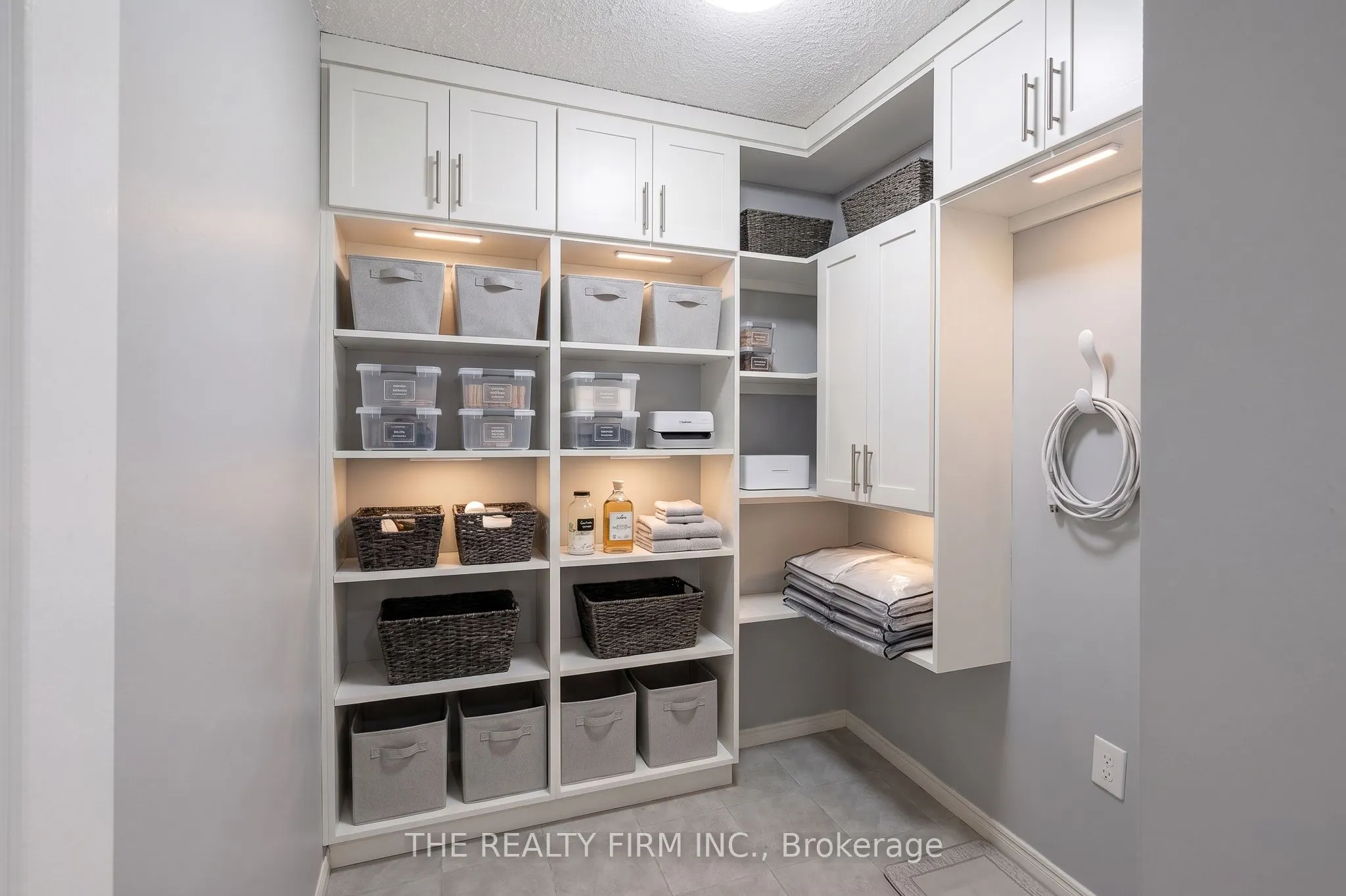 363 Colborne Street #905