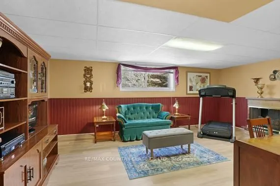 152 Bridge Street W