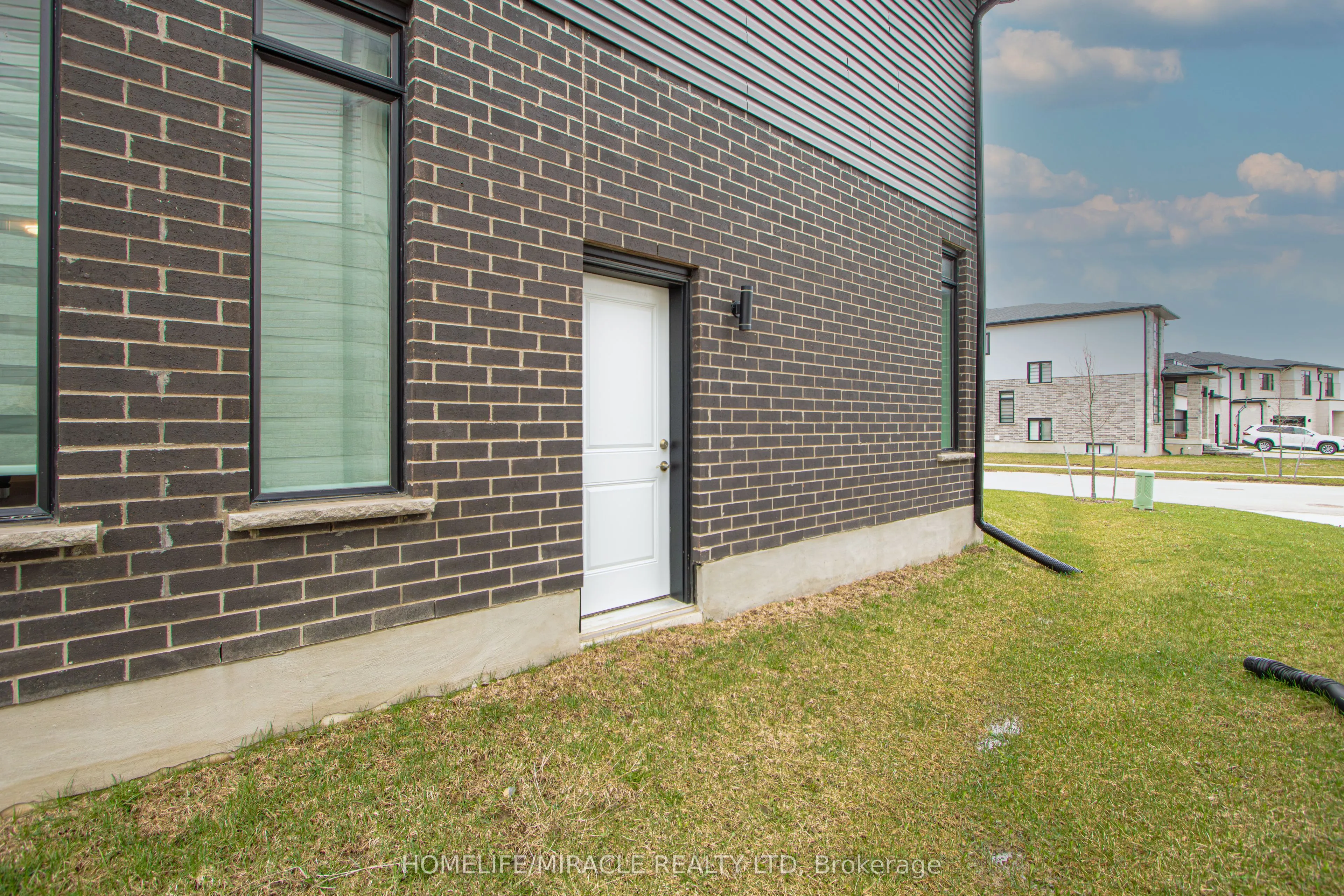 1464 Medway Park Drive
