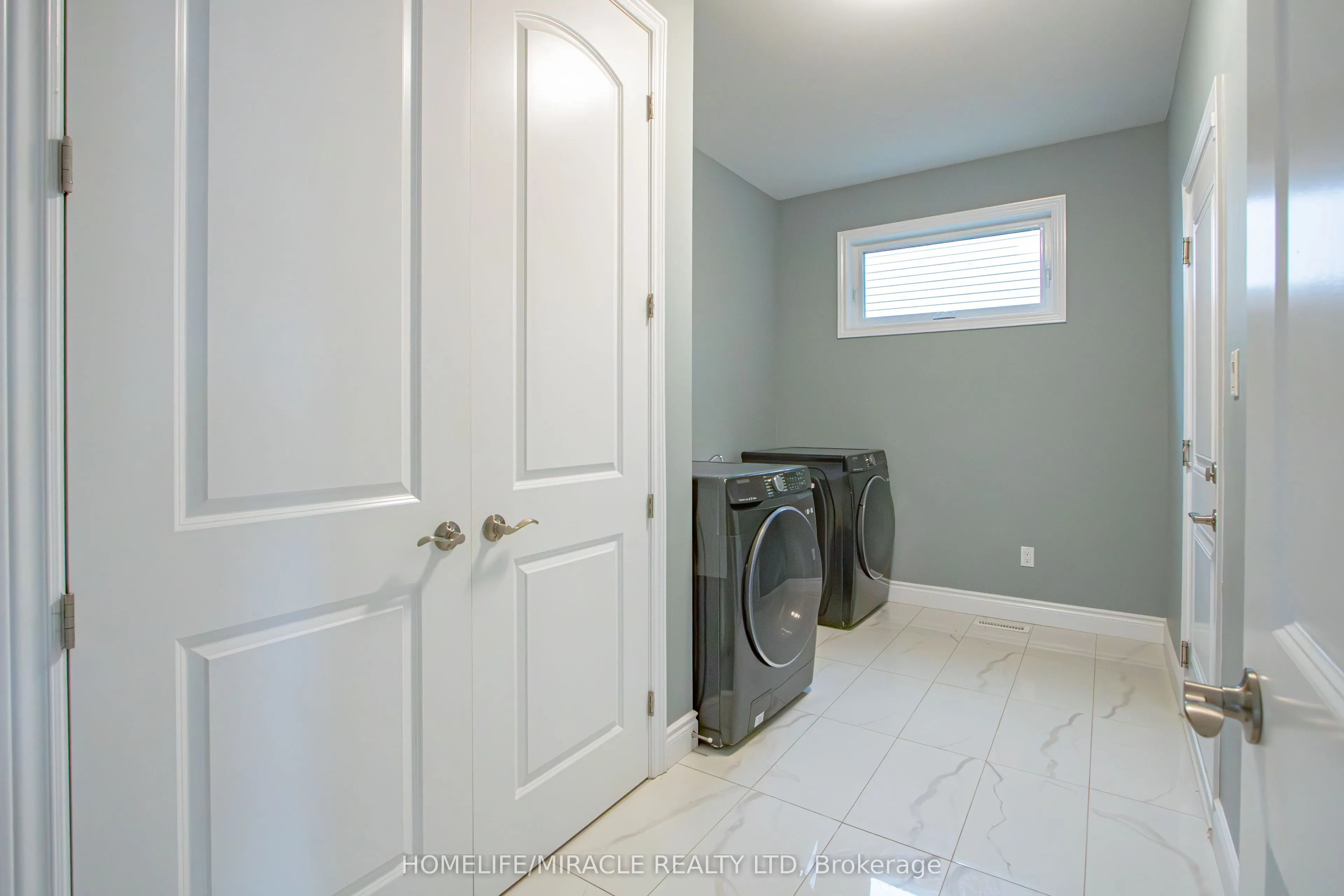 1464 Medway Park Drive