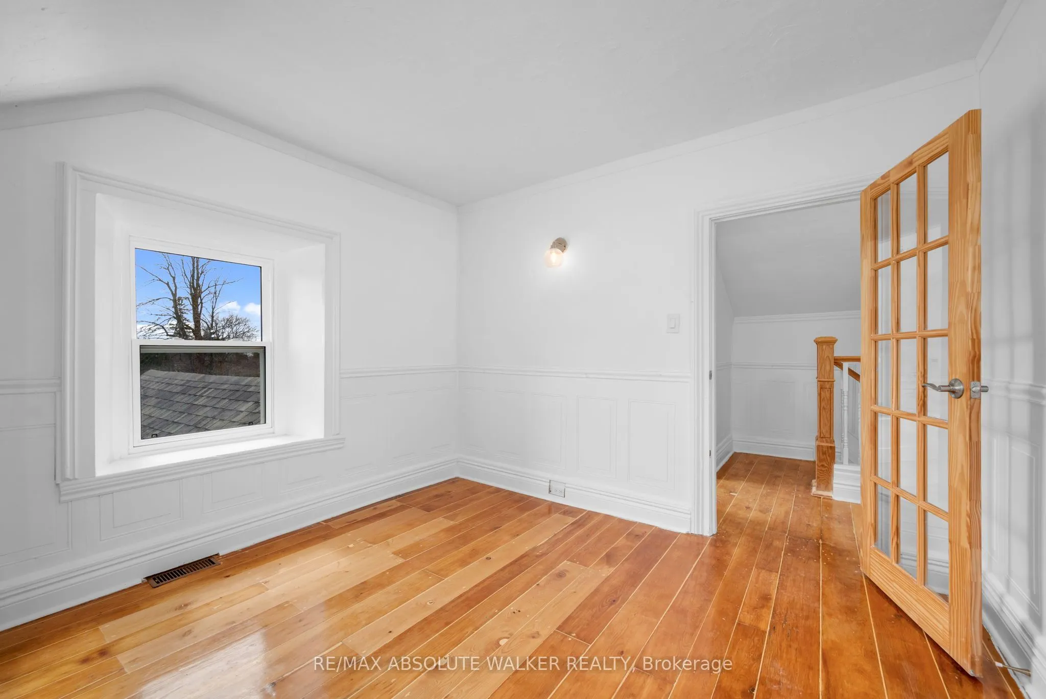 297 Park Street E