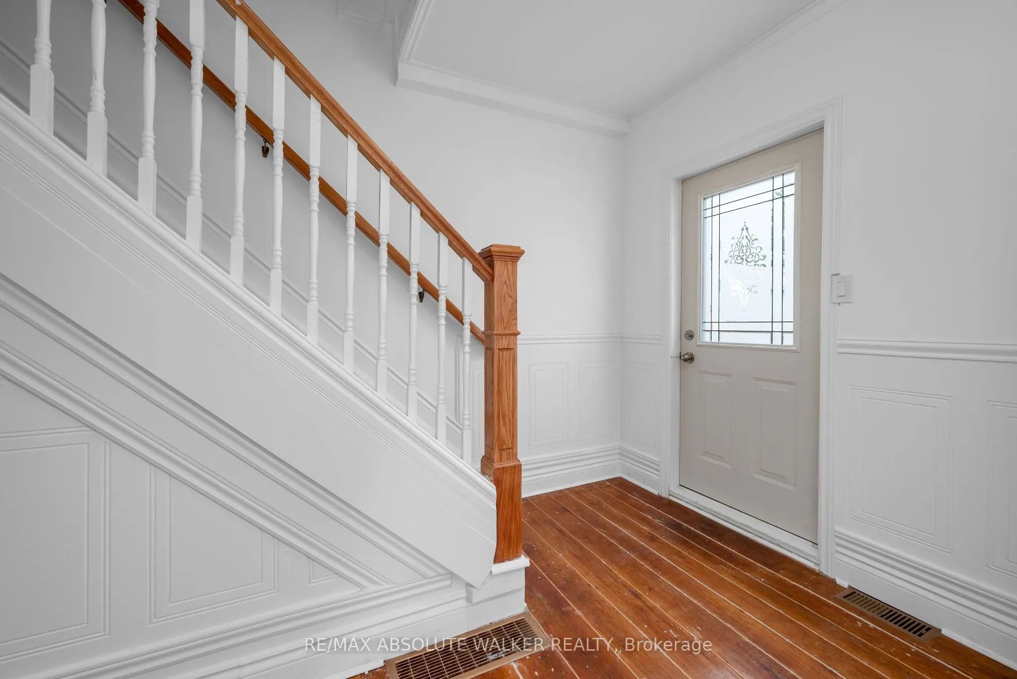 297 Park Street E