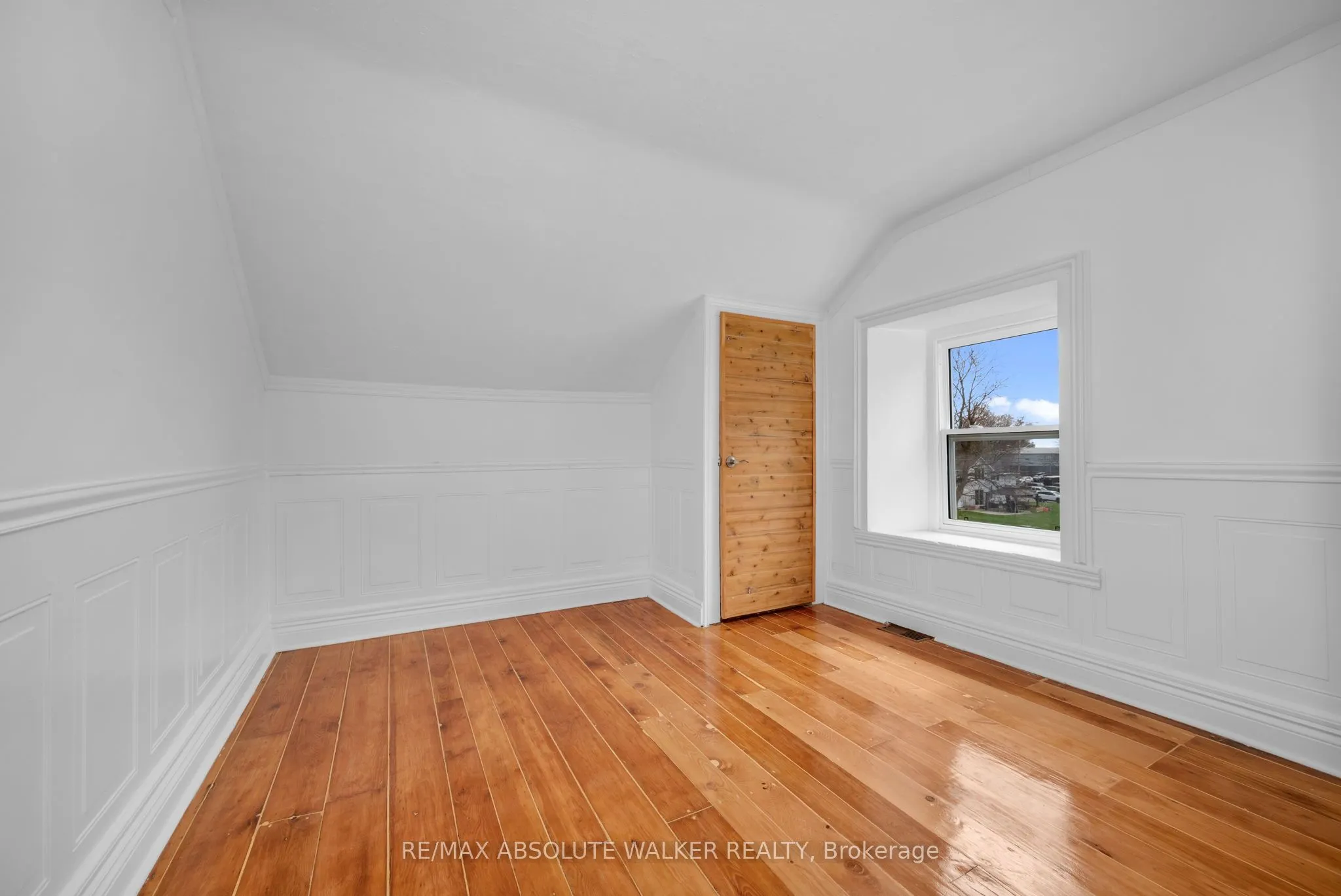 297 Park Street E